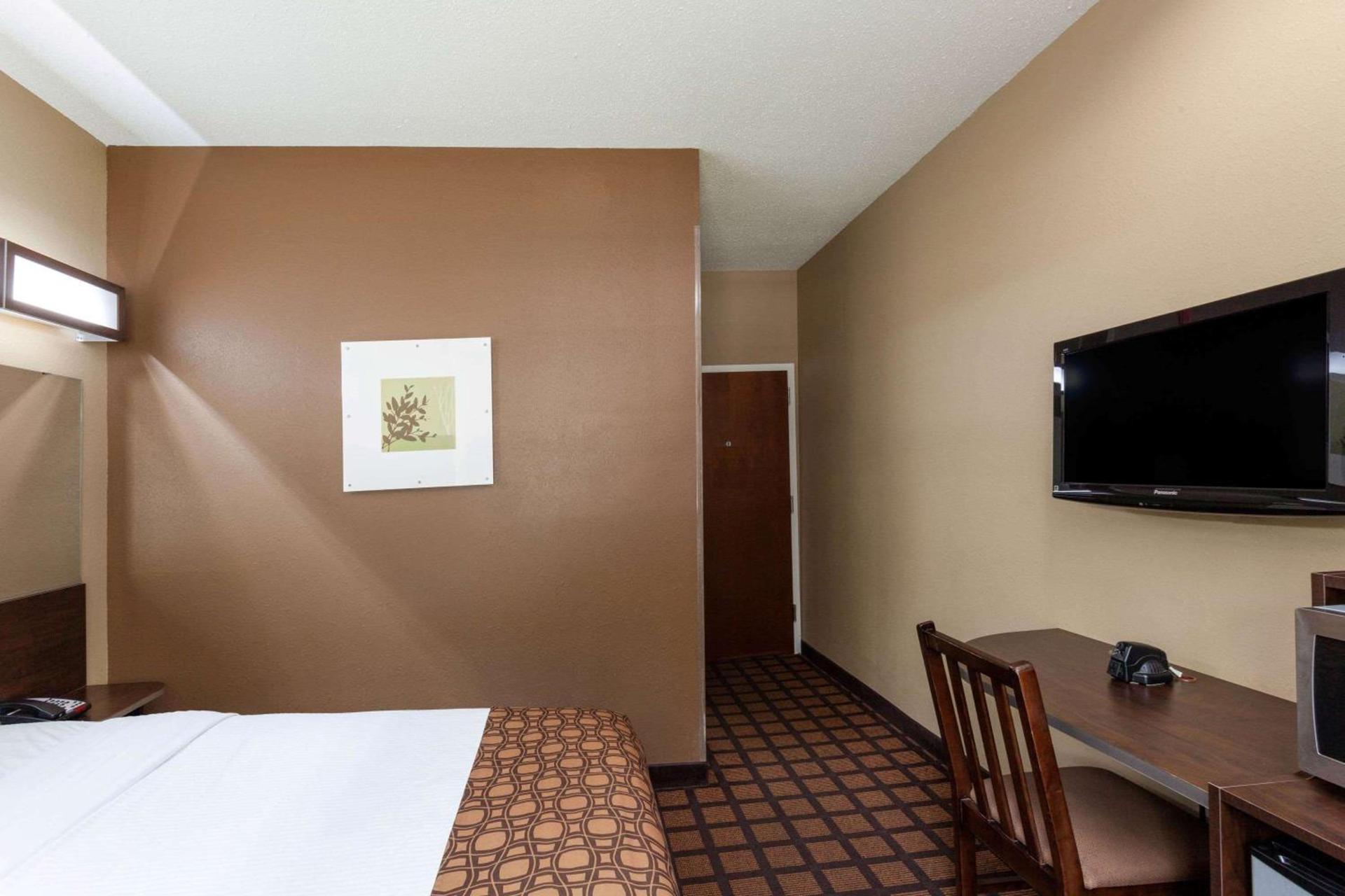 Microtel Inn & Suites by Wyndham Columbia photo 4