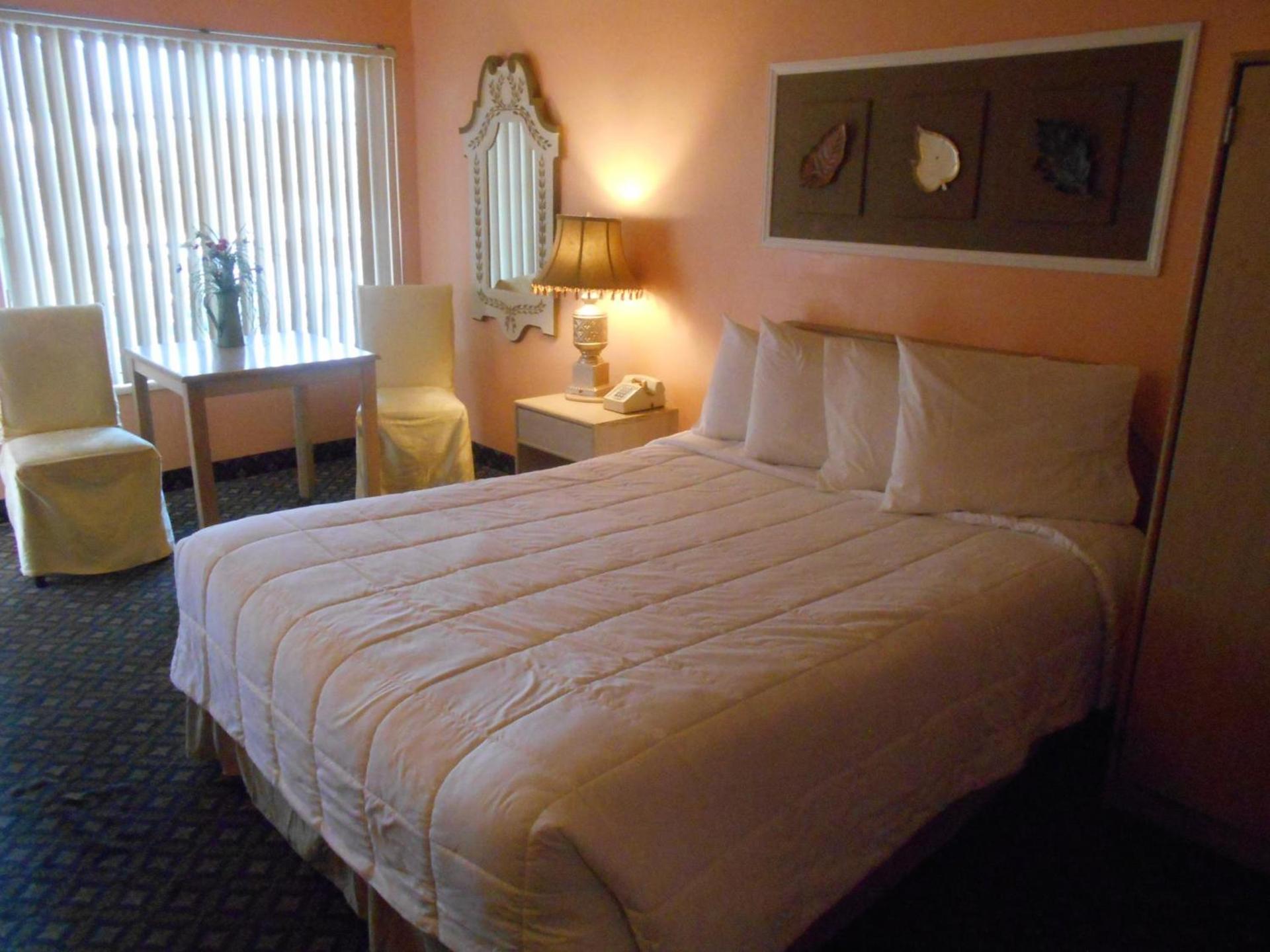 Victorian Inn photo 8