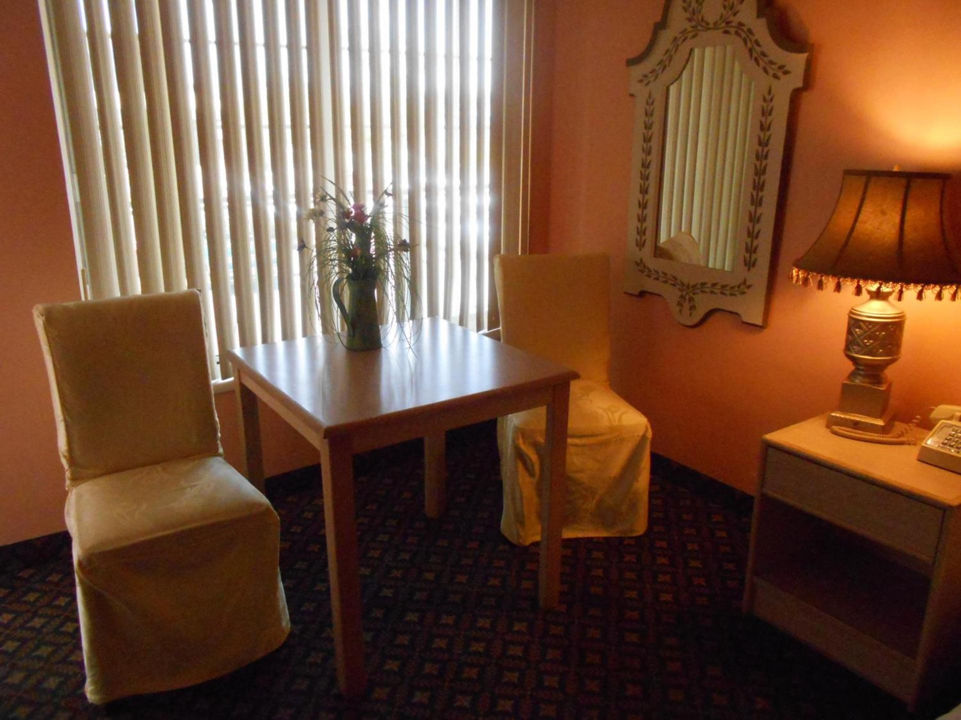 Victorian Inn photo 11