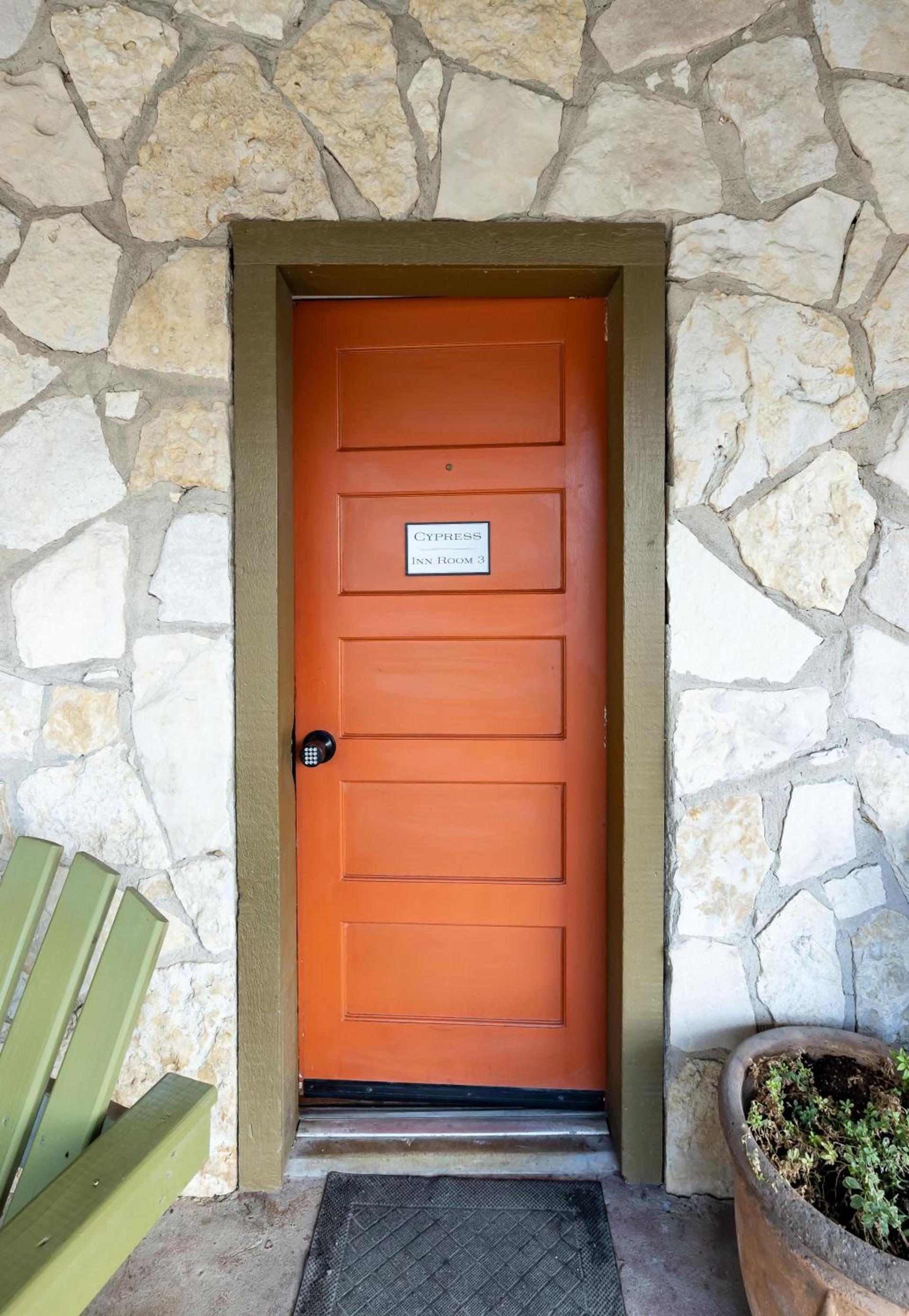 The Historic Leakey Inn photo 27