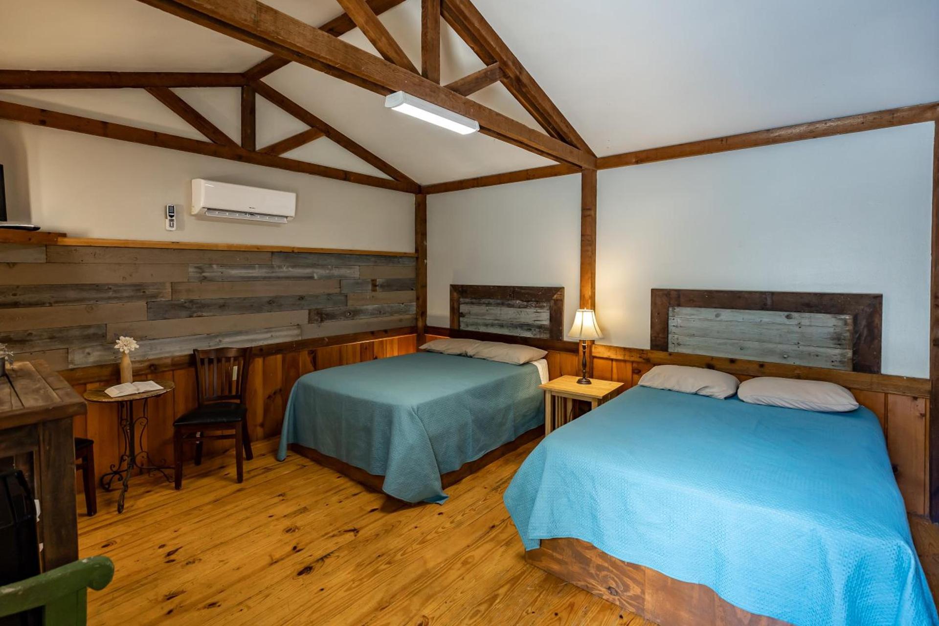 The Historic Leakey Inn photo 6