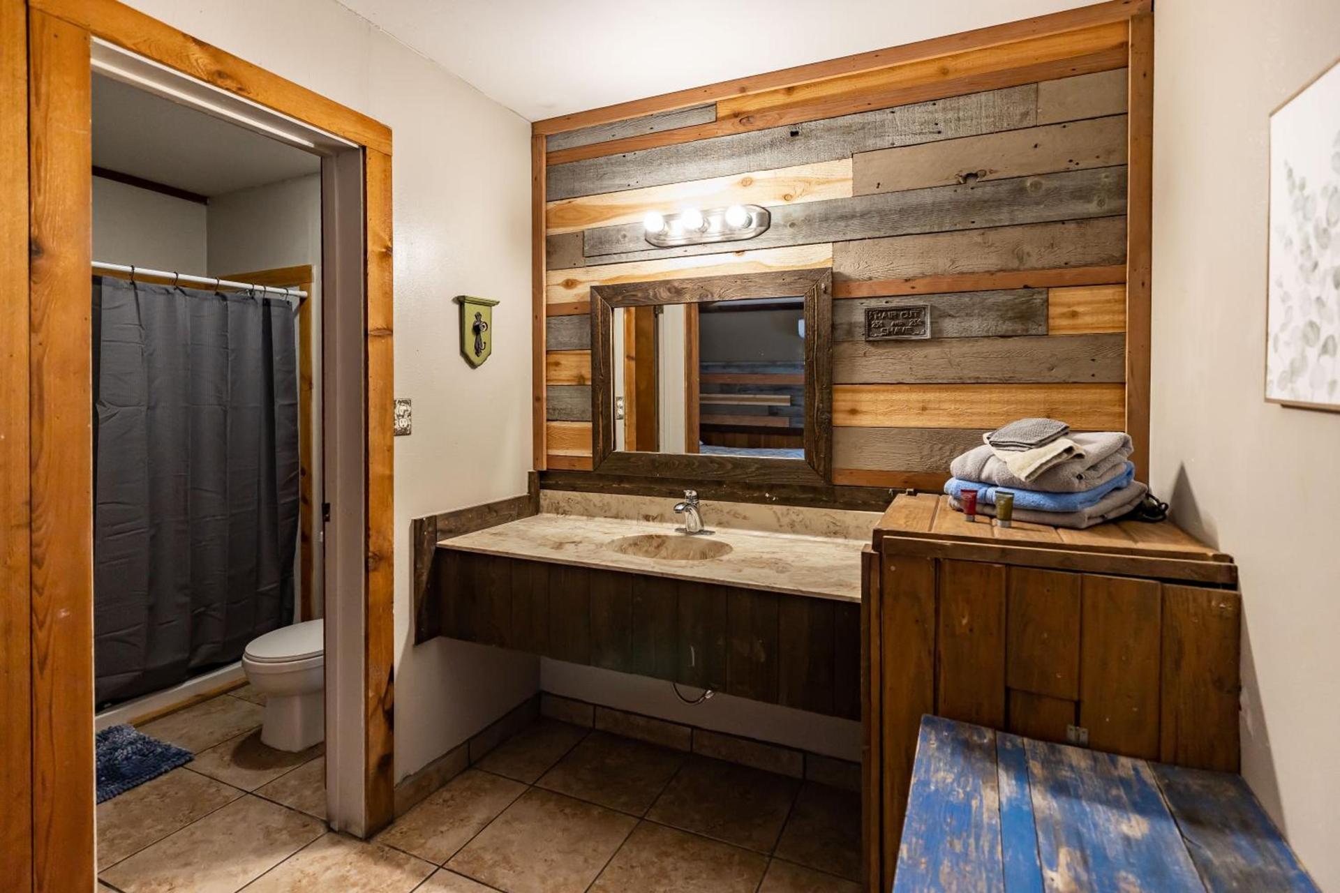 The Historic Leakey Inn photo 34