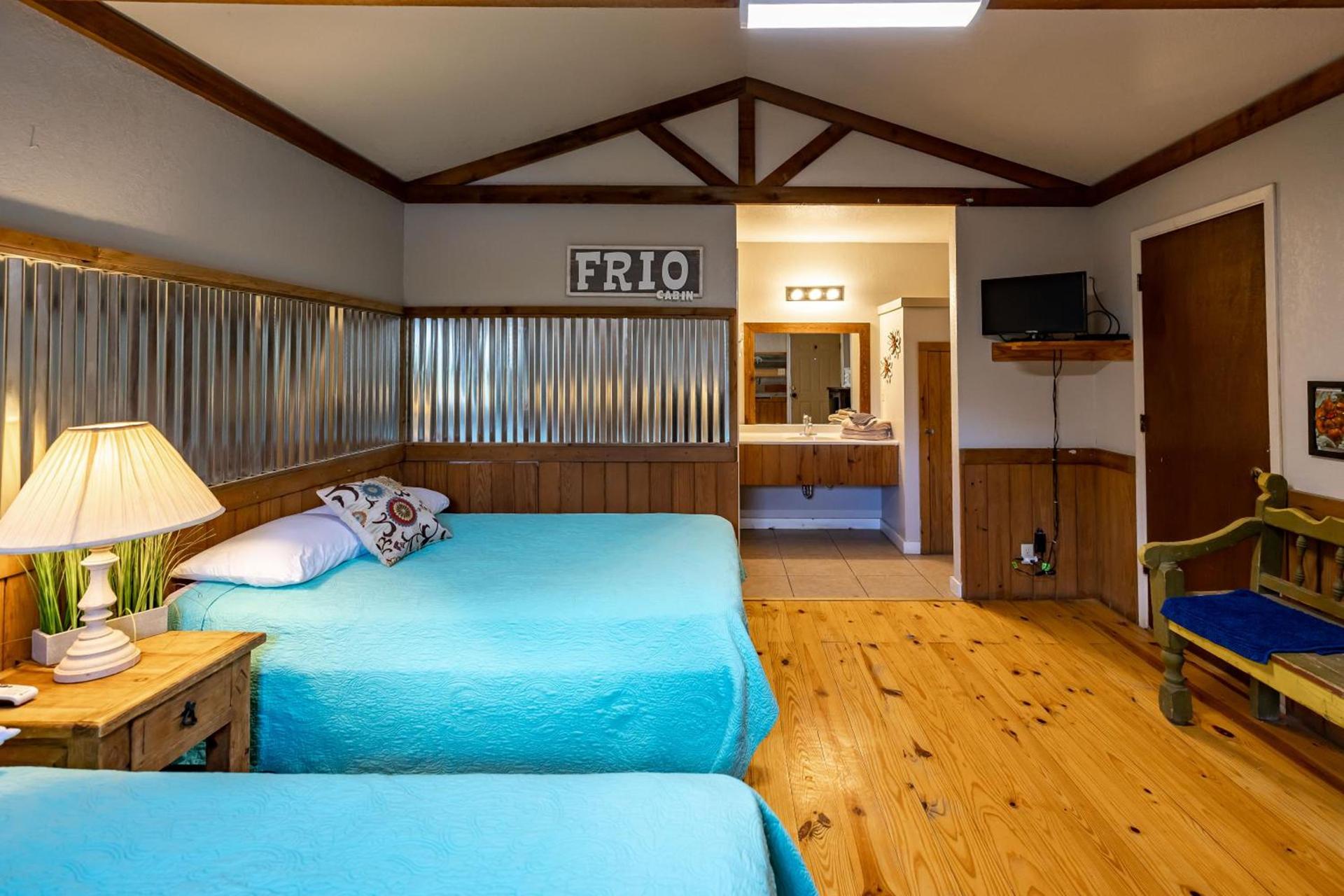 The Historic Leakey Inn photo 41
