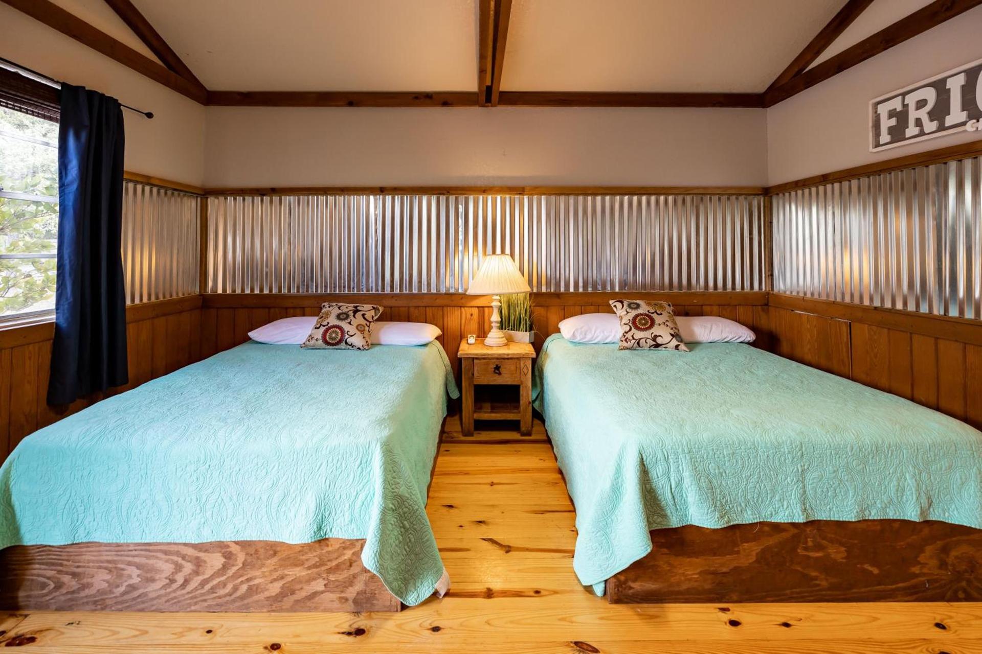 The Historic Leakey Inn photo 43