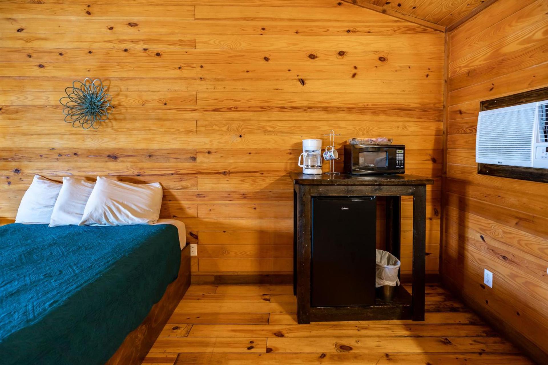 The Historic Leakey Inn photo 50