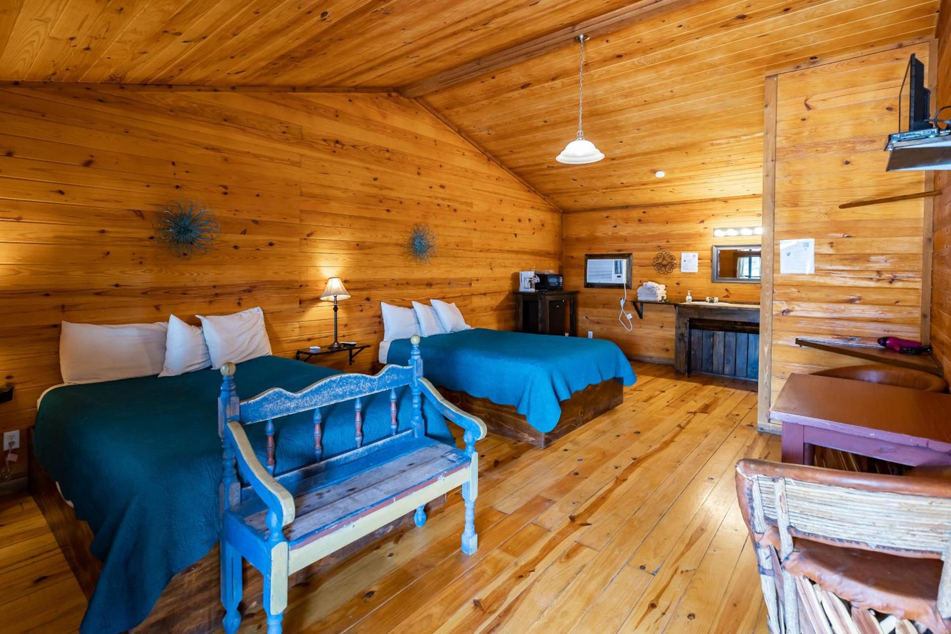 The Historic Leakey Inn photo 51