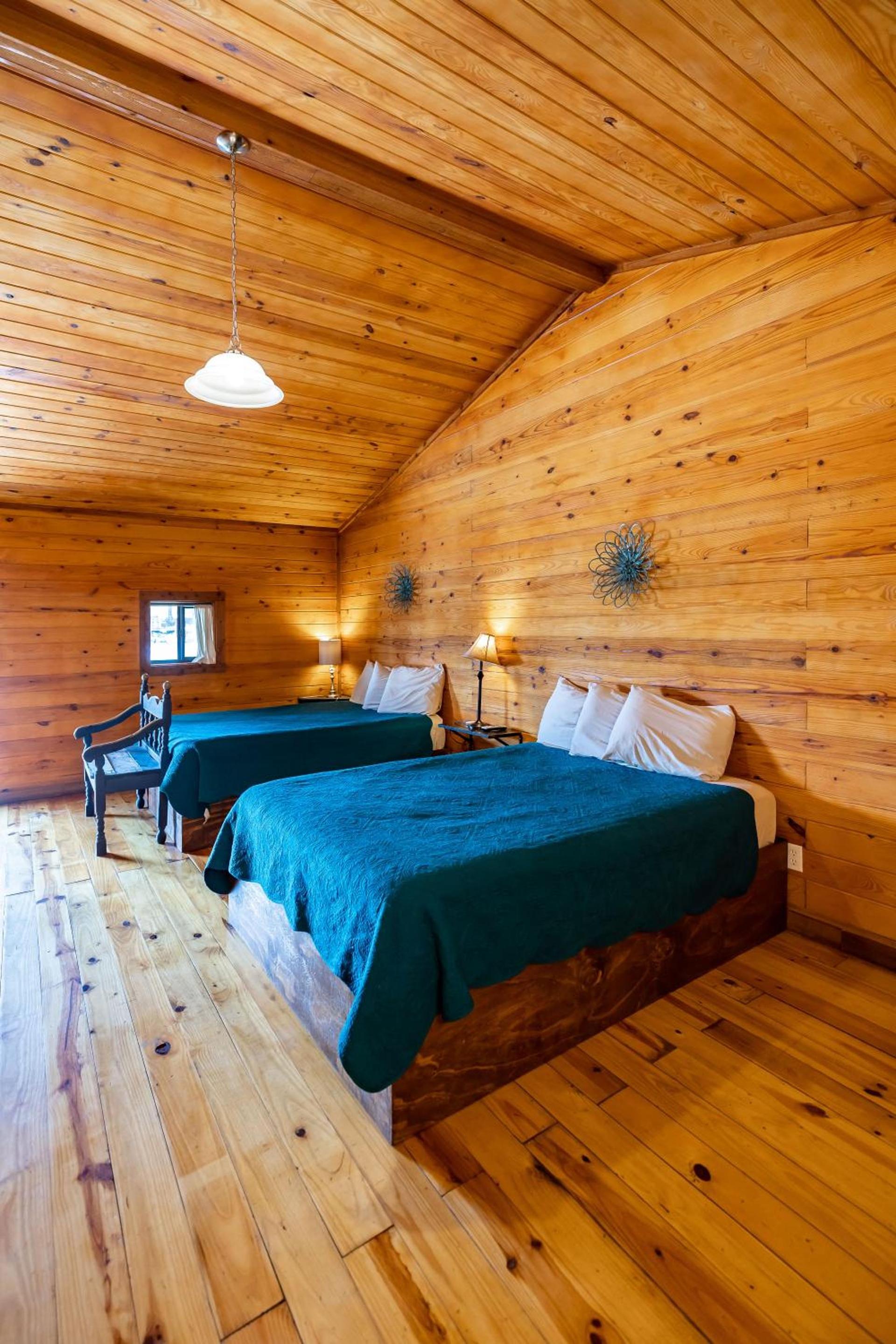 The Historic Leakey Inn photo 48