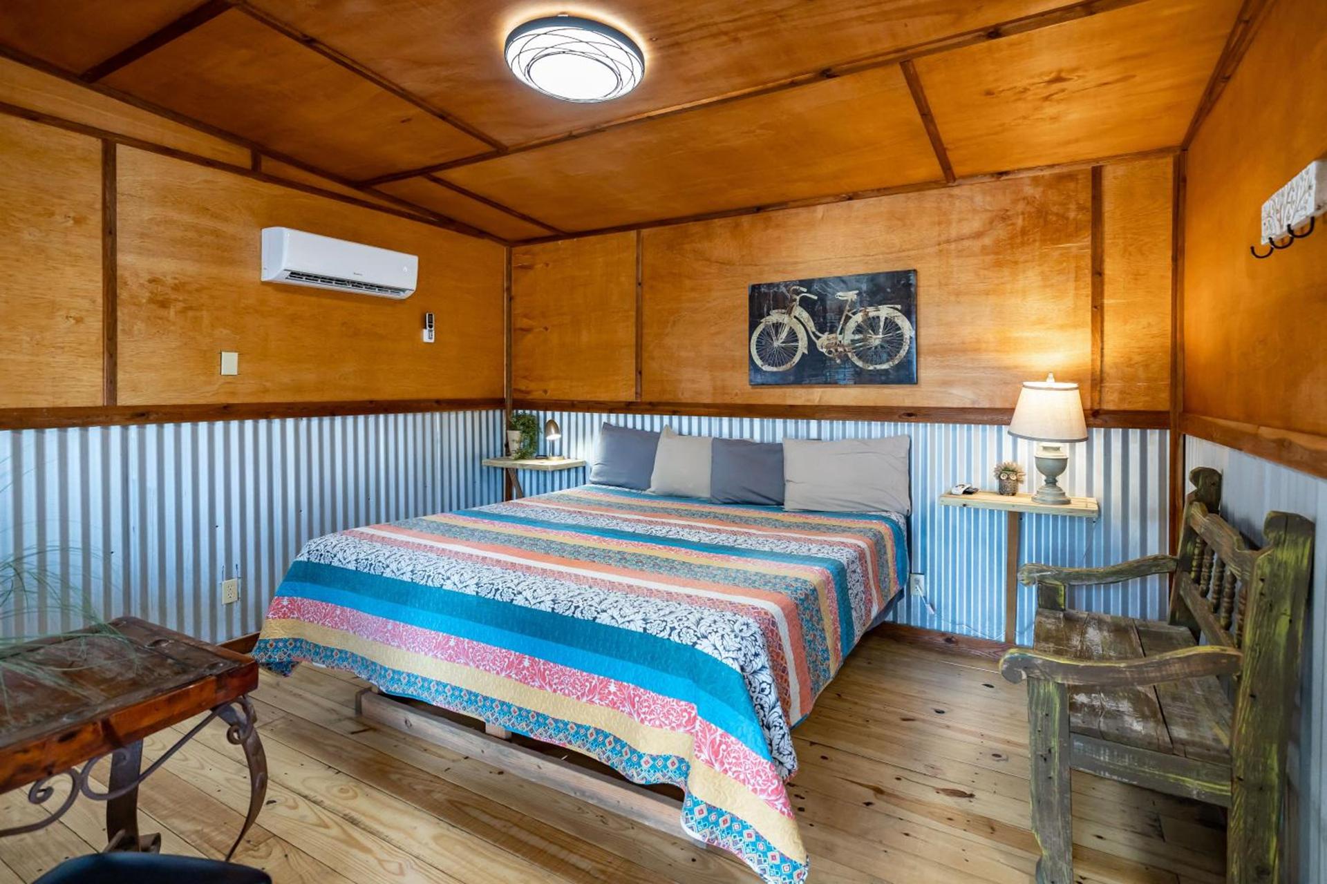 The Historic Leakey Inn photo 53