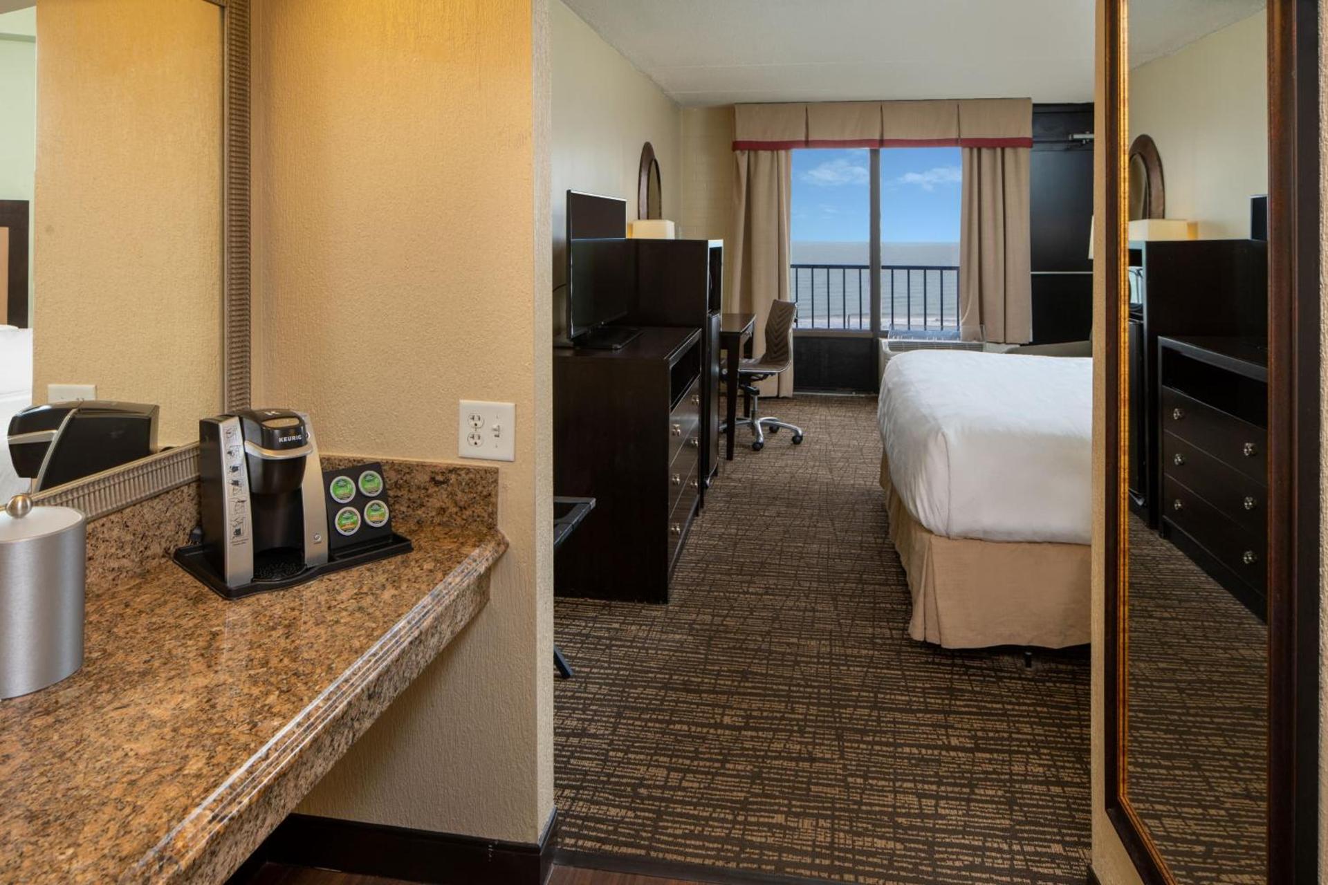 Holiday Inn Resort Galveston - On The Beach by IHG photo 43