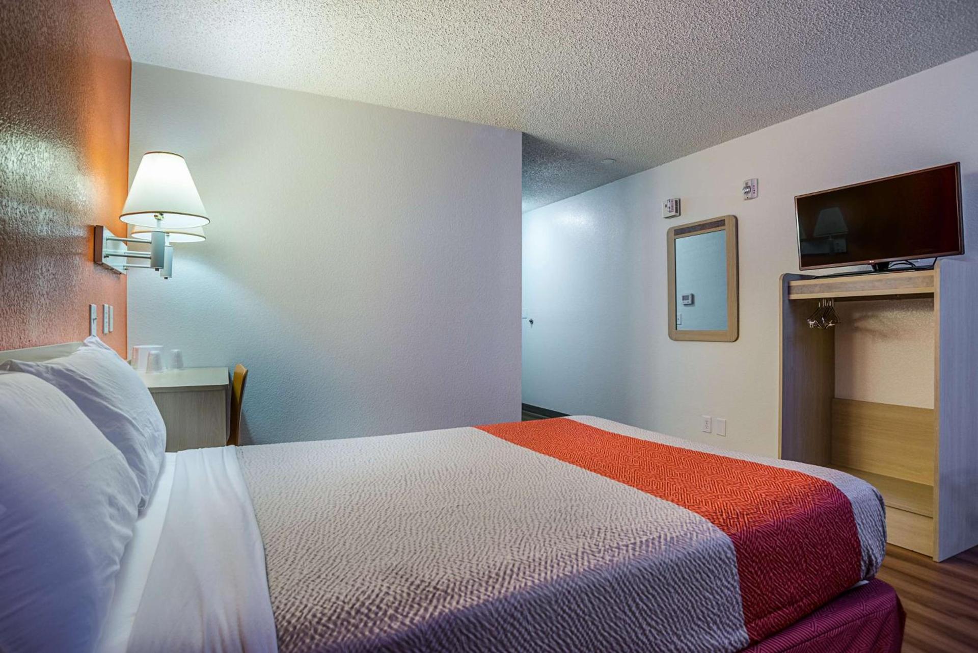 Motel 6 Tucson, AZ - North photo 14