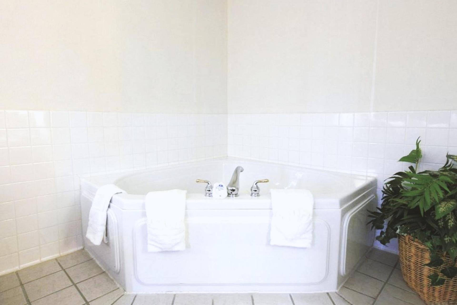 Coratel Inn & Suites by Jasper Northfield photo 18