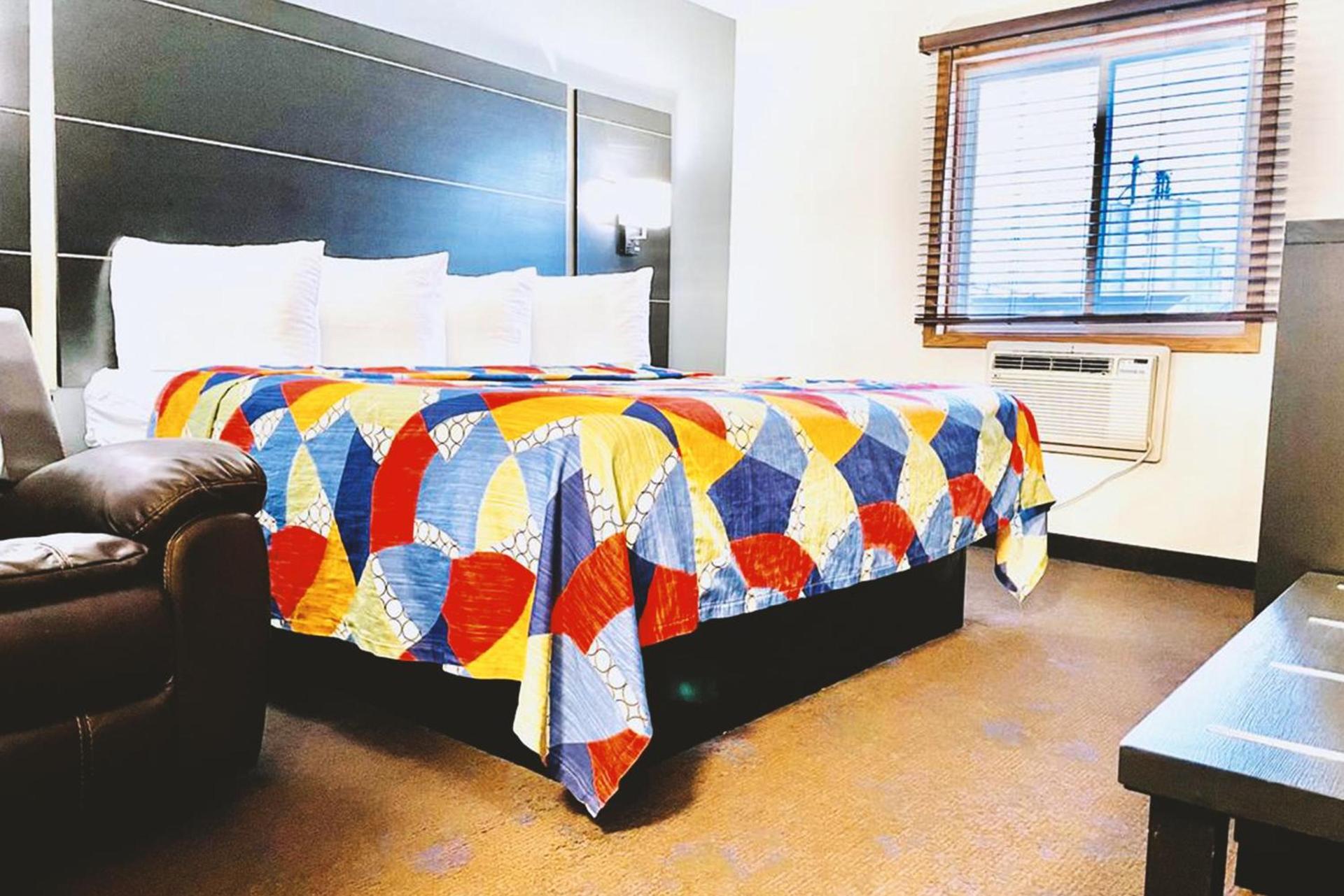 Coratel Inn & Suites by Jasper Northfield photo 14