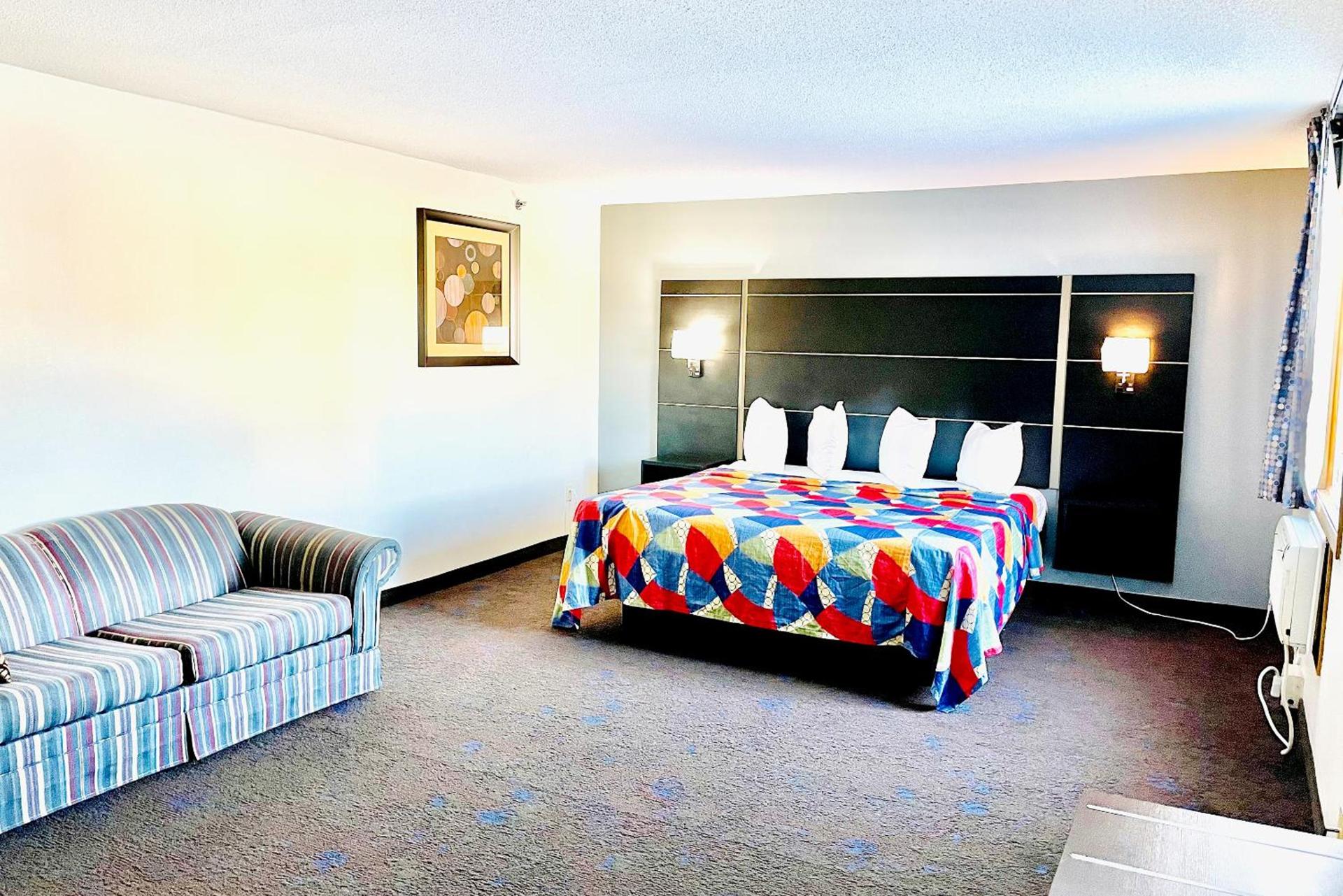 Coratel Inn & Suites by Jasper Northfield photo 22