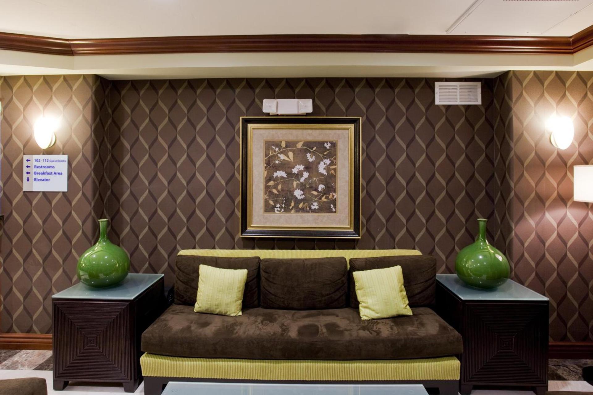 Holiday Inn Express & Suites Woodland Hills by IHG photo 8