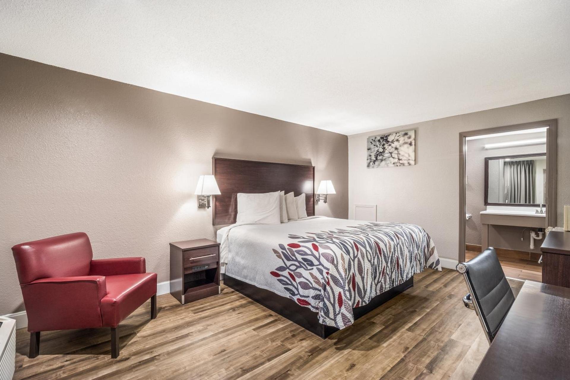 Red Roof Inn Sumter photo 15