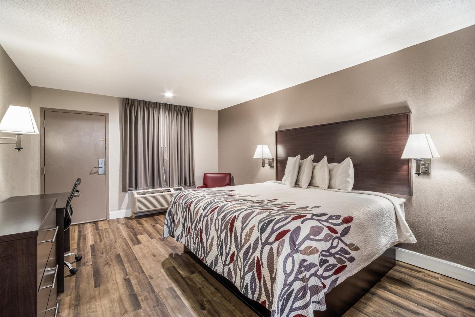Red Roof Inn Sumter photo 14