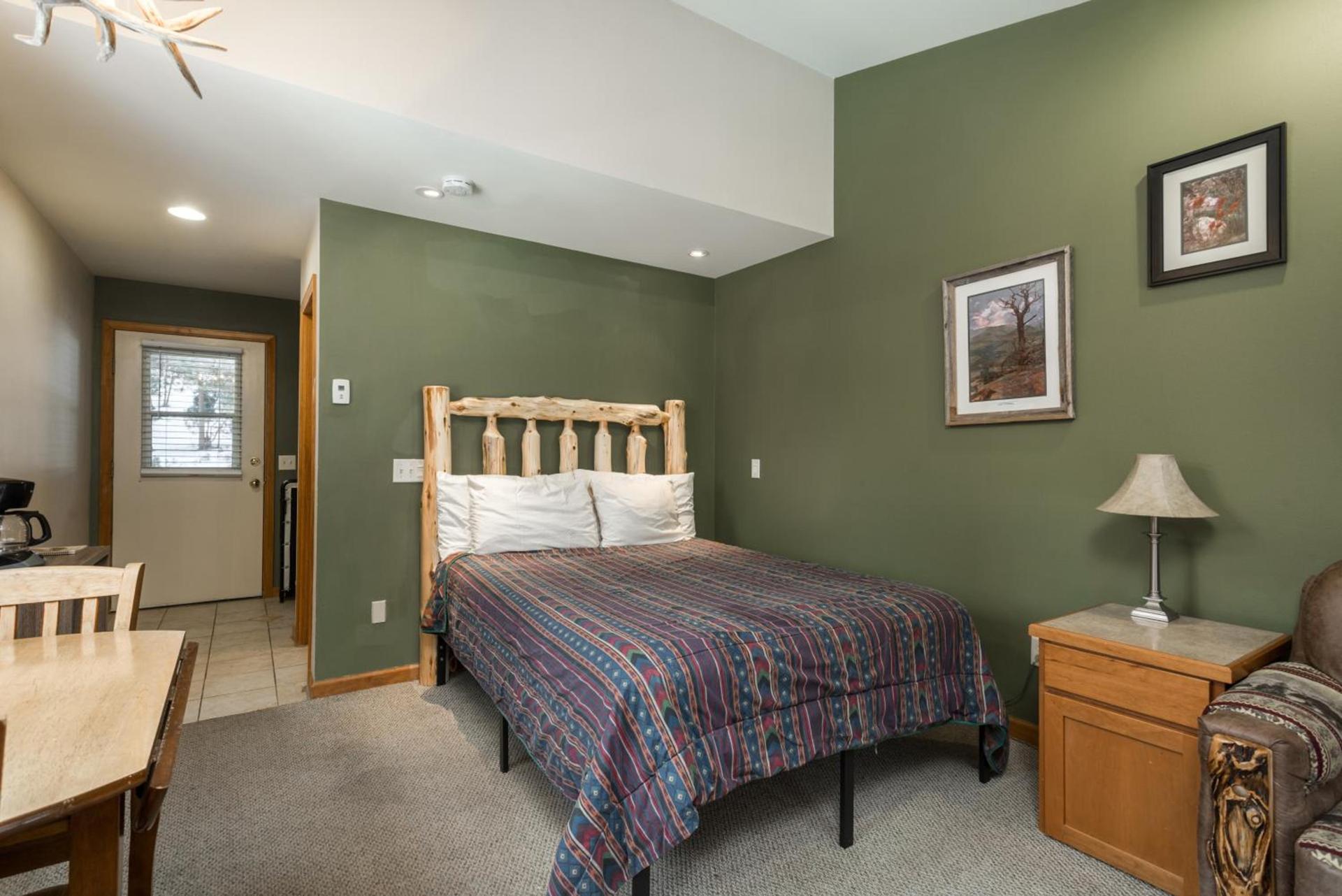 Ponderosa Lodge photo 29