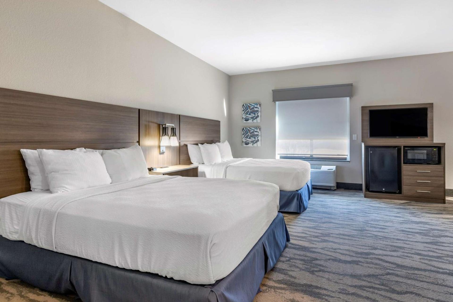 Best Western Plus Castlerock Inn & Suites photo 7