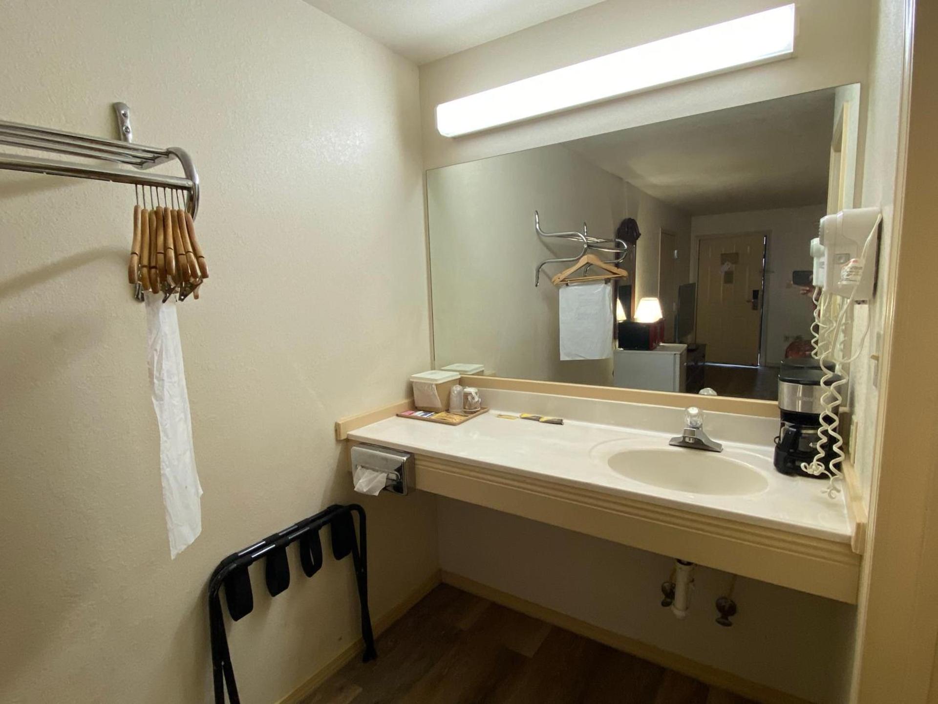El Rancho Motel photo 19