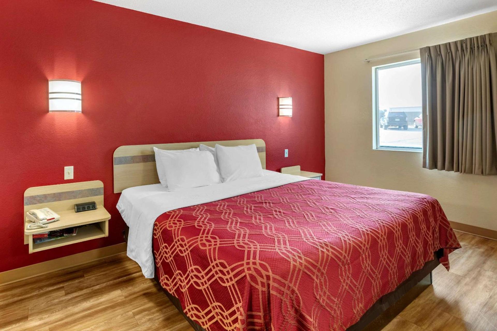 Econo Lodge Belle Fourche photo 12