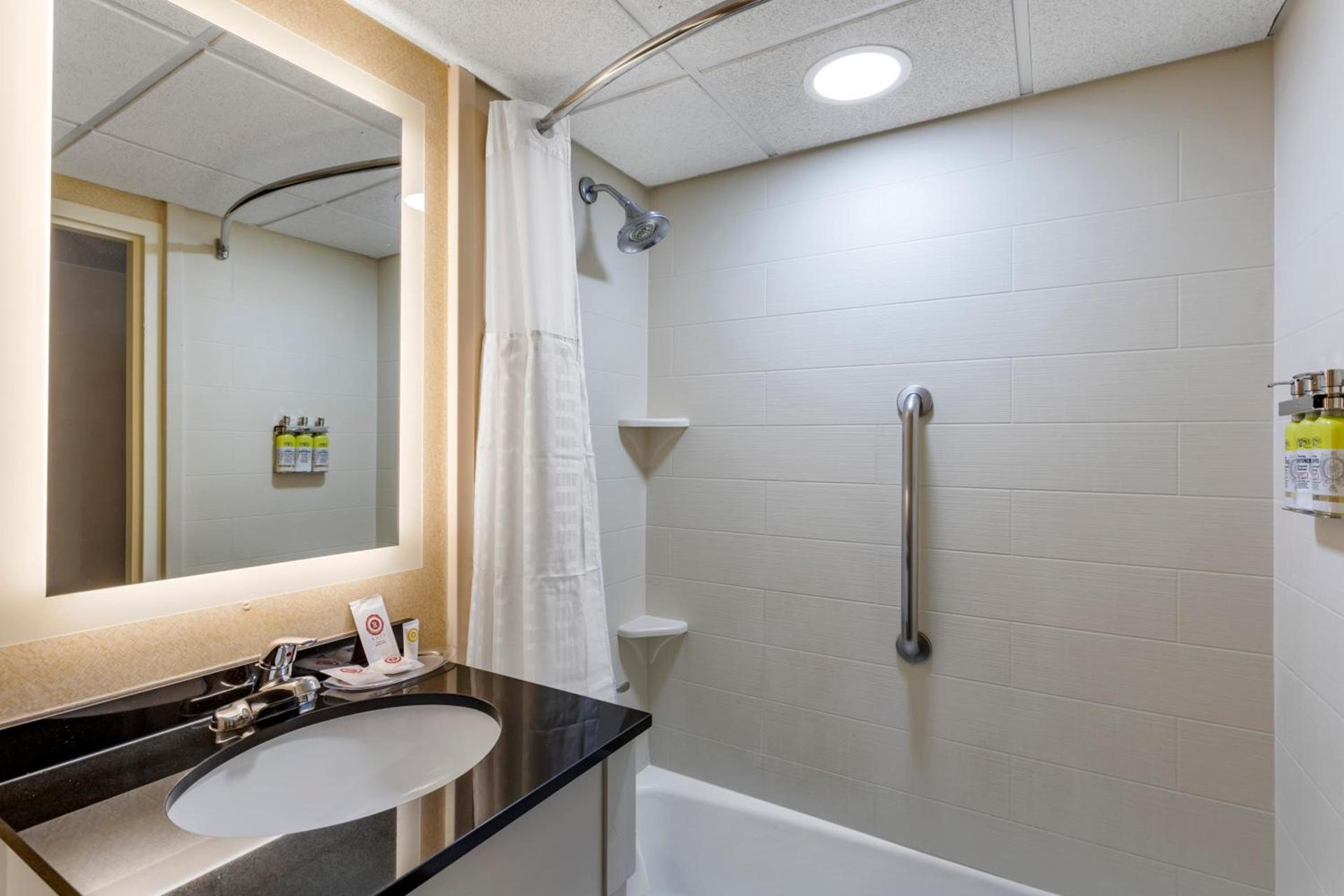 Comfort Inn Paramus - Hackensack photo 11
