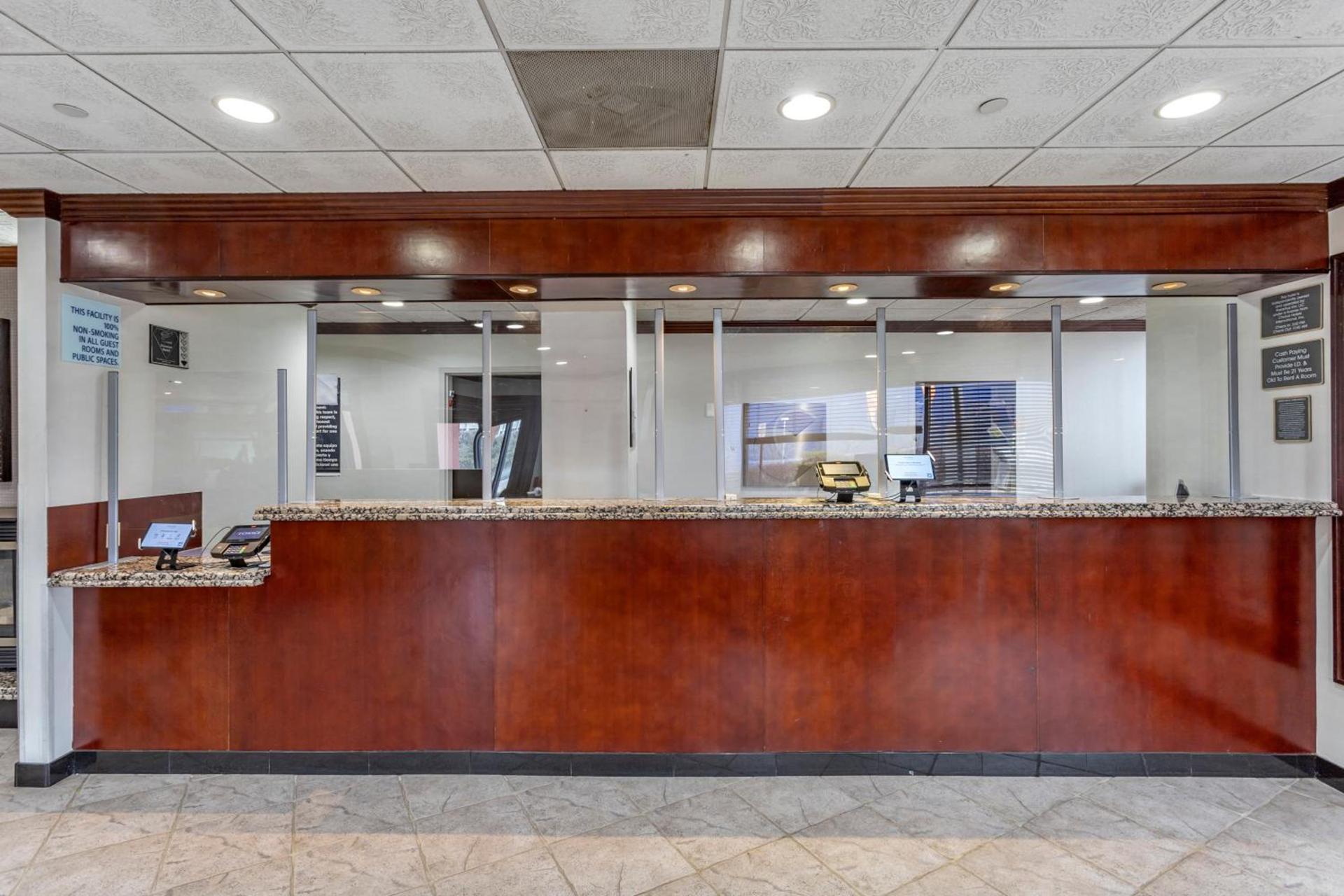 Comfort Inn Paramus - Hackensack photo 3