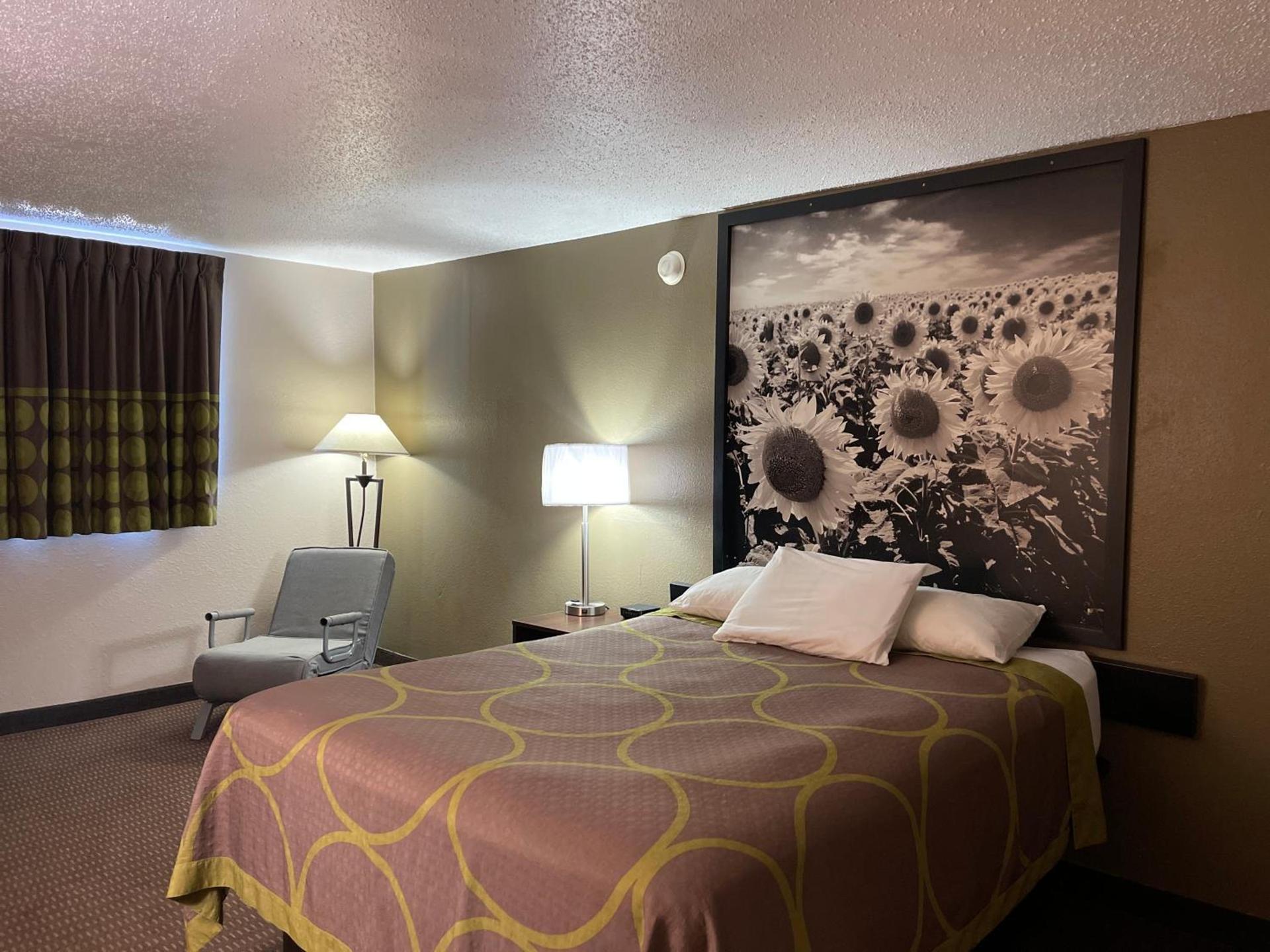 Super 8 by Wyndham Bismarck photo 16