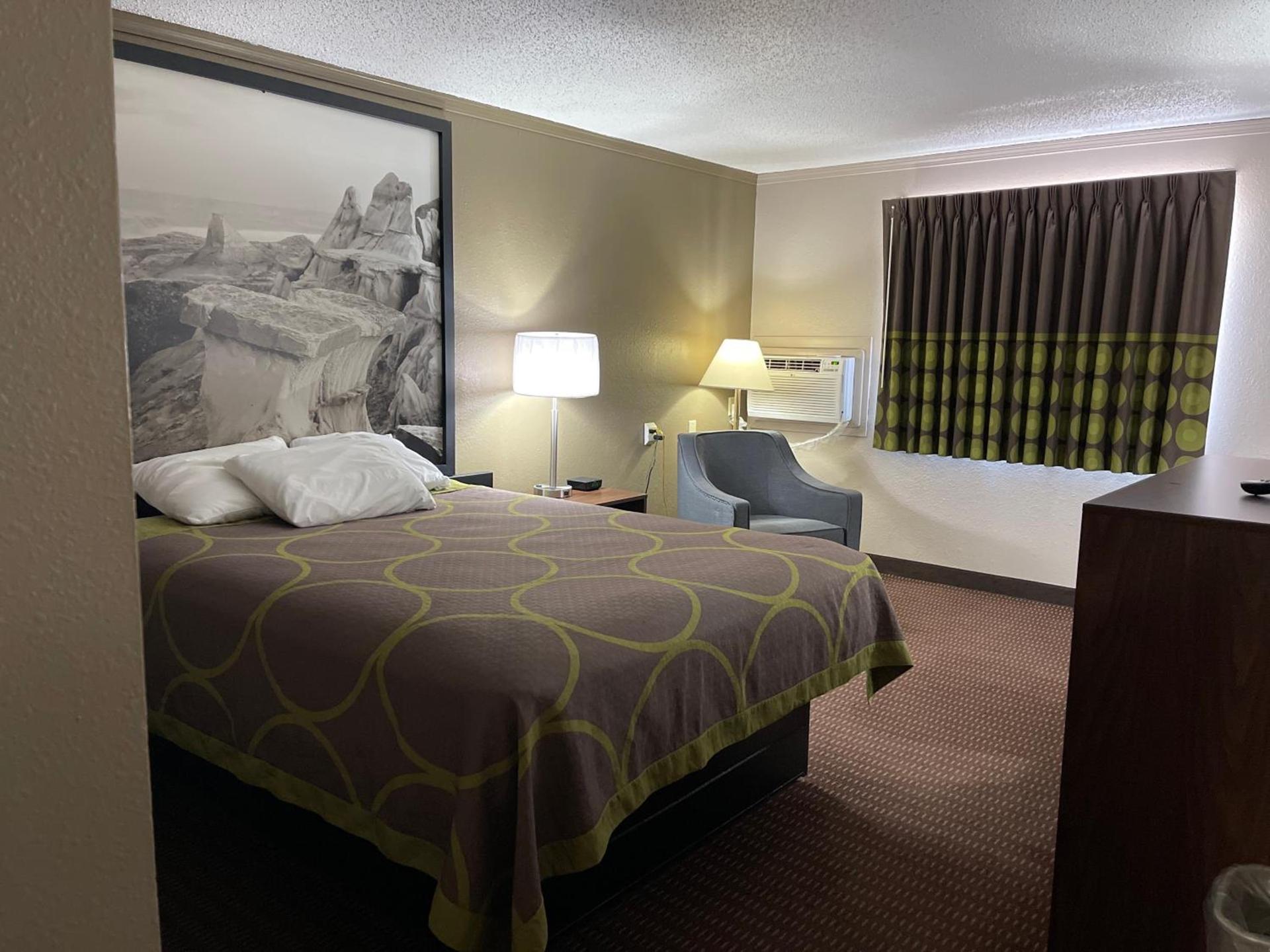 Super 8 by Wyndham Bismarck photo 14