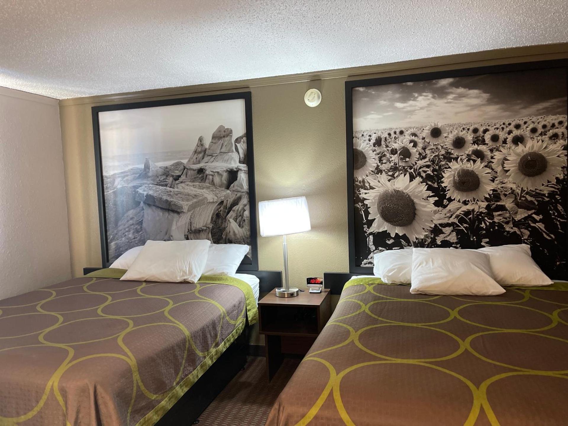 Super 8 by Wyndham Bismarck photo 17