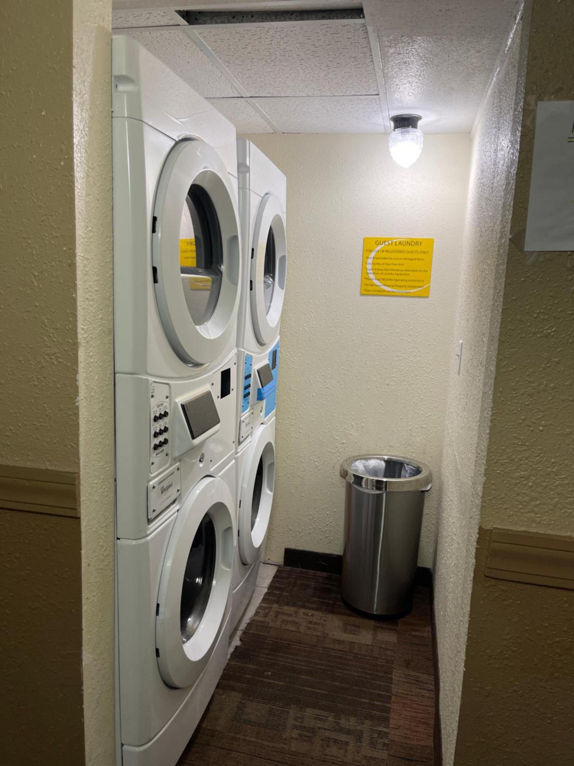 Super 8 by Wyndham Bismarck photo 23
