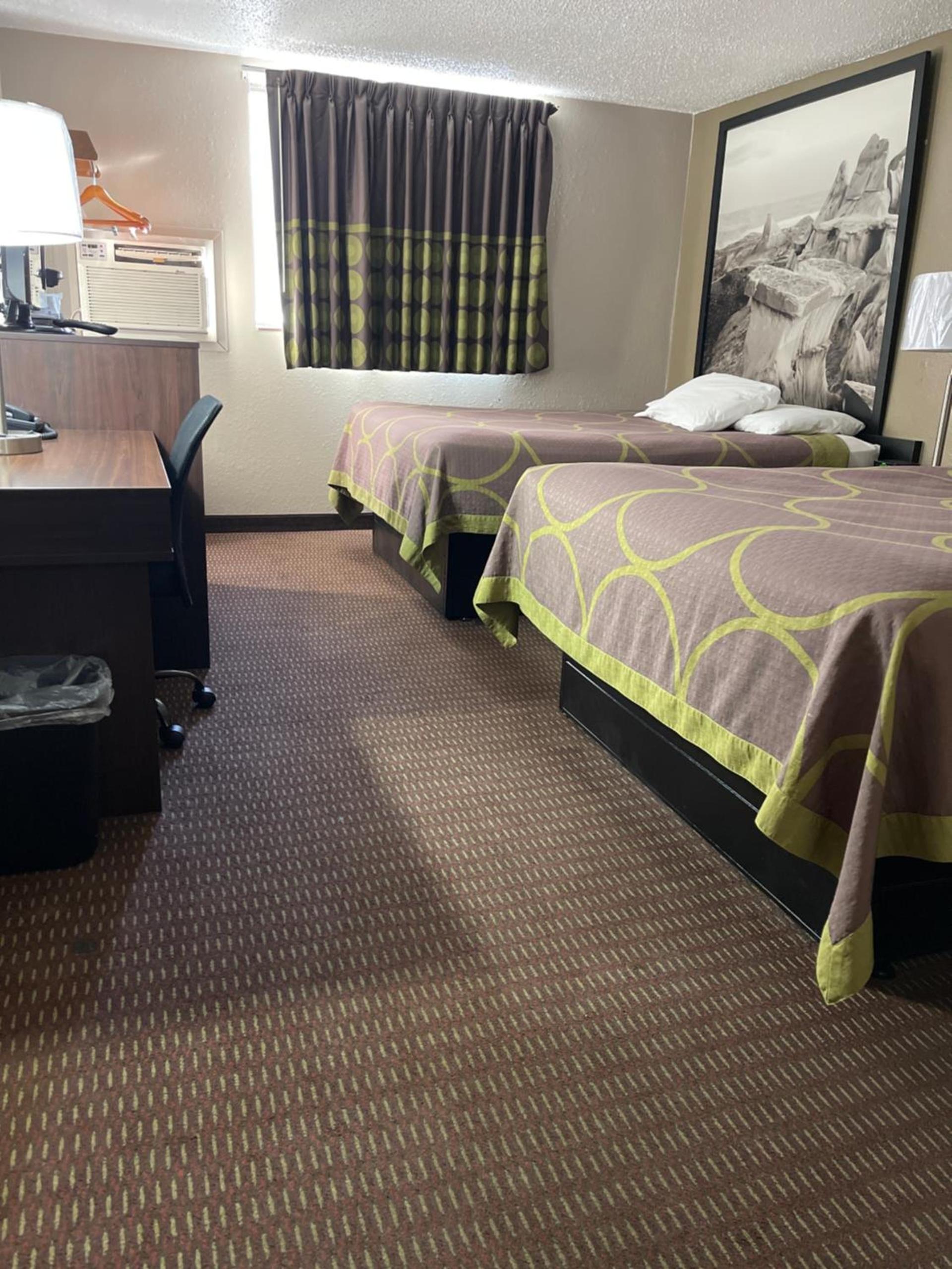Super 8 by Wyndham Bismarck photo 22