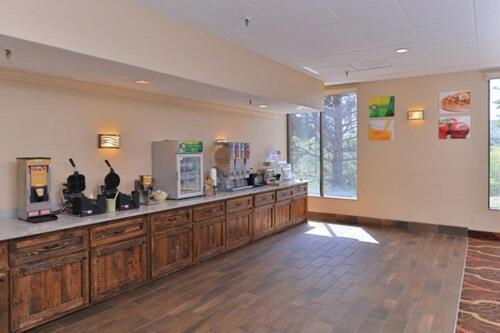 Studio 6 Suites Butte MT I-90 I-15 photo 11