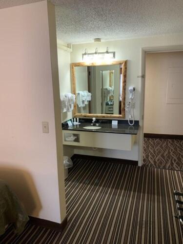 Studio 6 Suites Butte MT I-90 I-15 photo 9