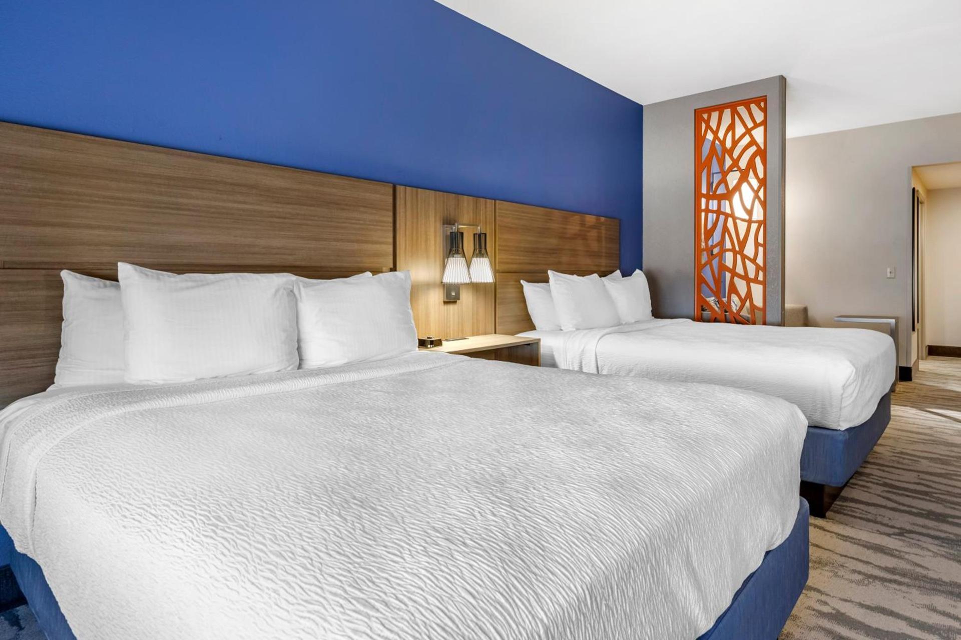 Best Western Plus Castlerock Inn & Suites photo 21