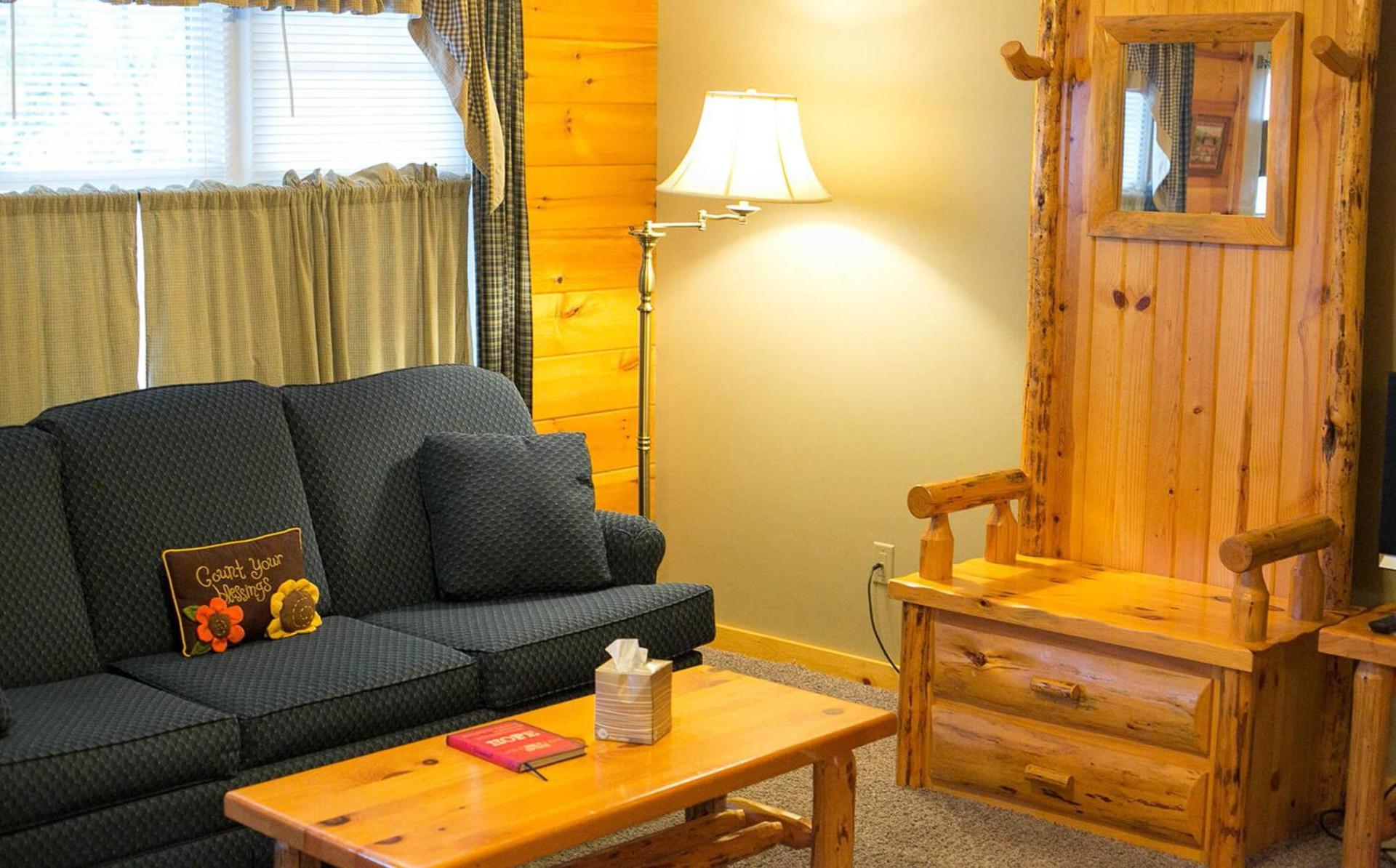 Blessing Lodge by Amish Country Lodging photo 15