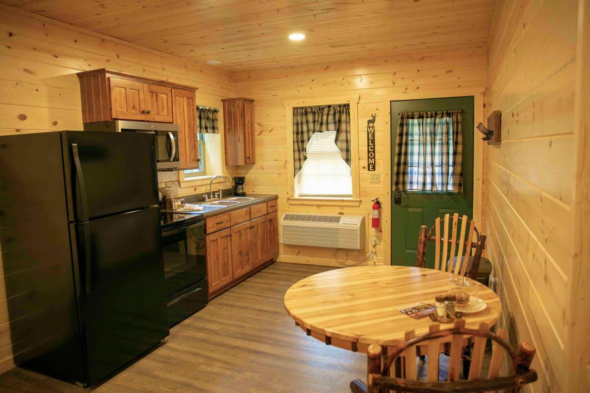 Blessing Lodge by Amish Country Lodging photo 29