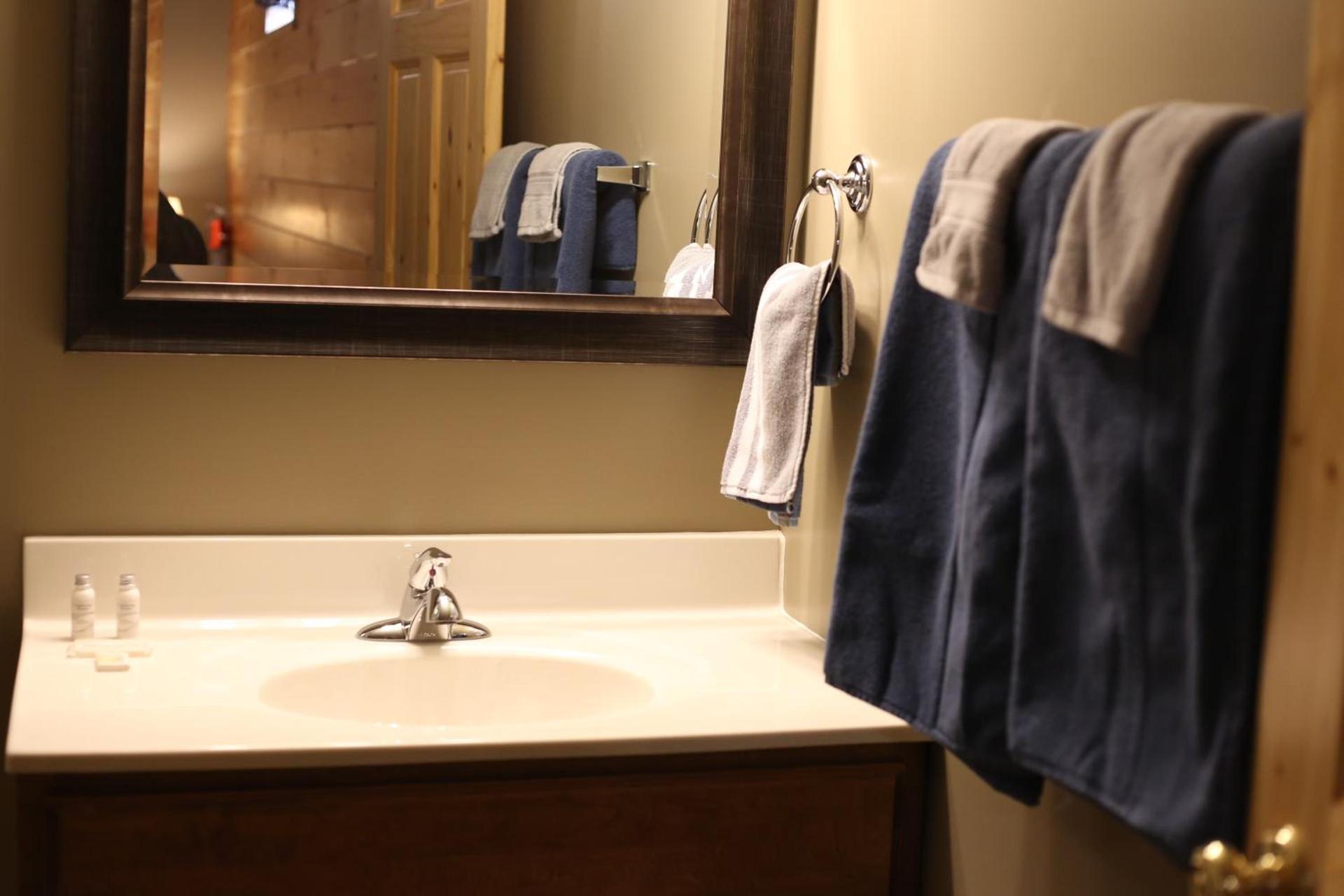 Blessing Lodge by Amish Country Lodging photo 50