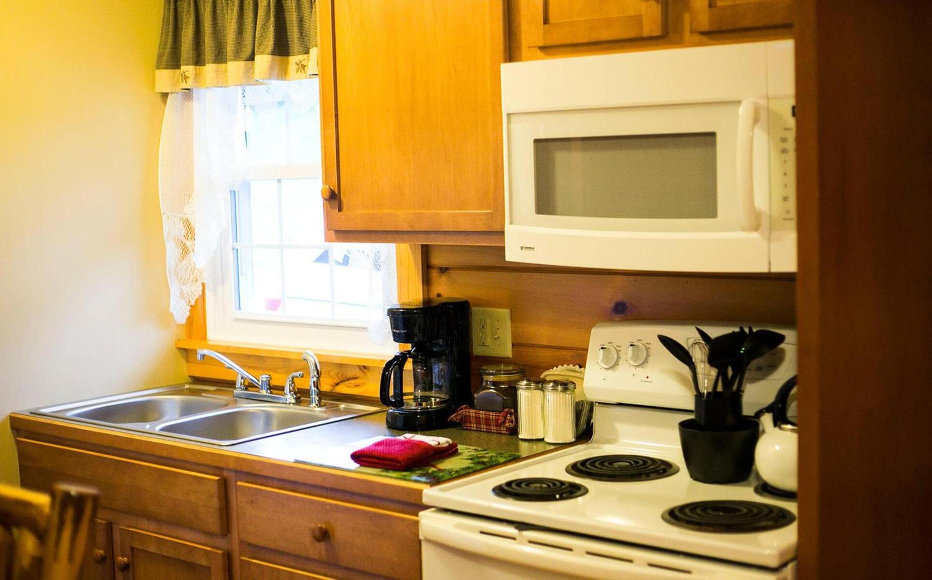Blessing Lodge by Amish Country Lodging photo 40