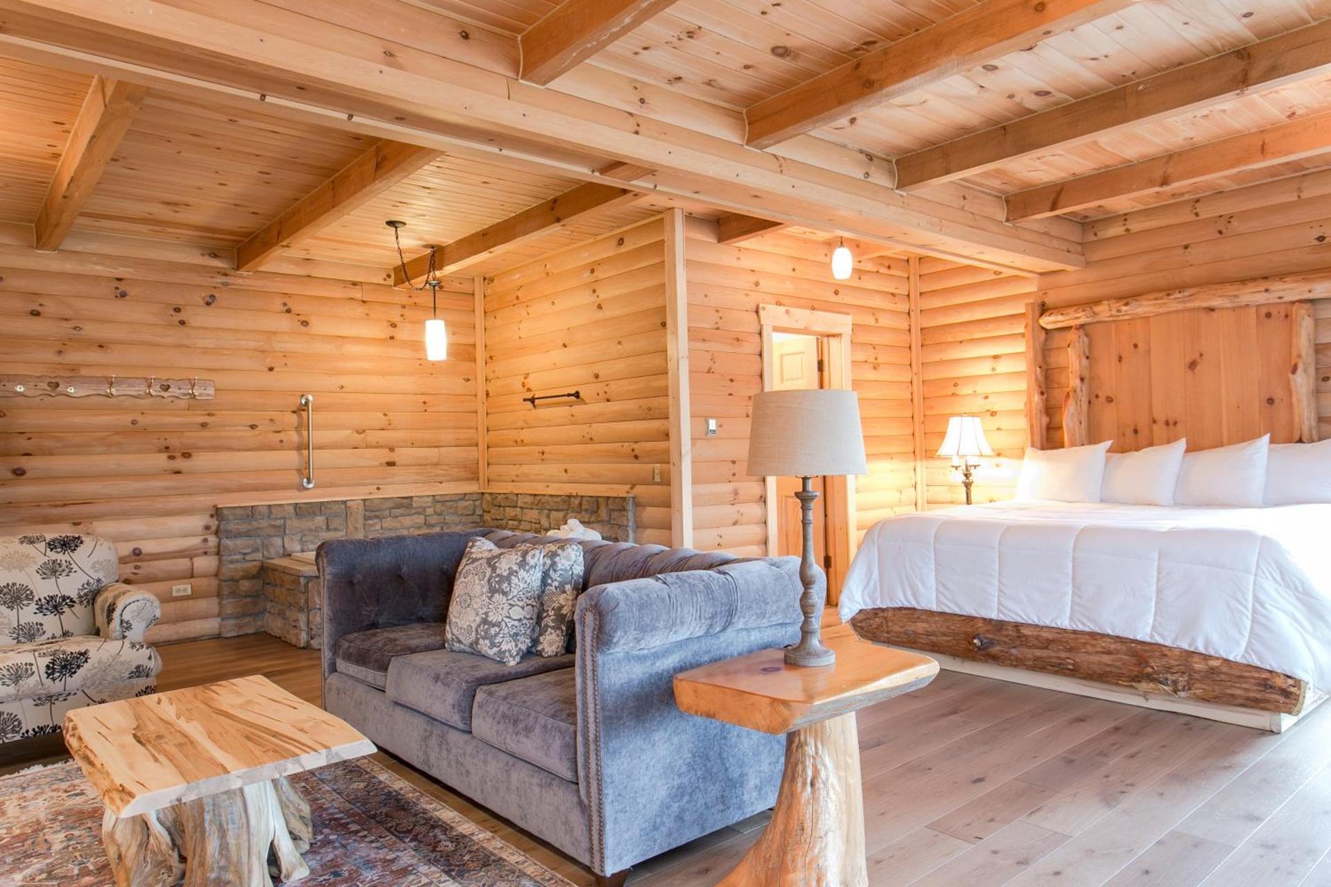 Coblentz Country Lodge by Amish Country Lodging photo 17