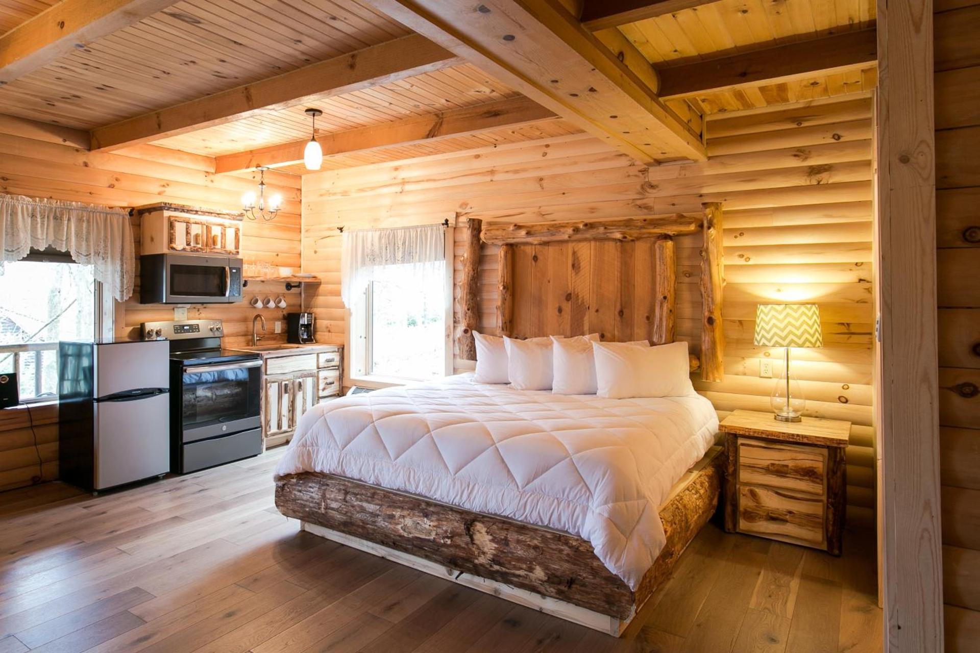 Coblentz Country Lodge by Amish Country Lodging photo 21