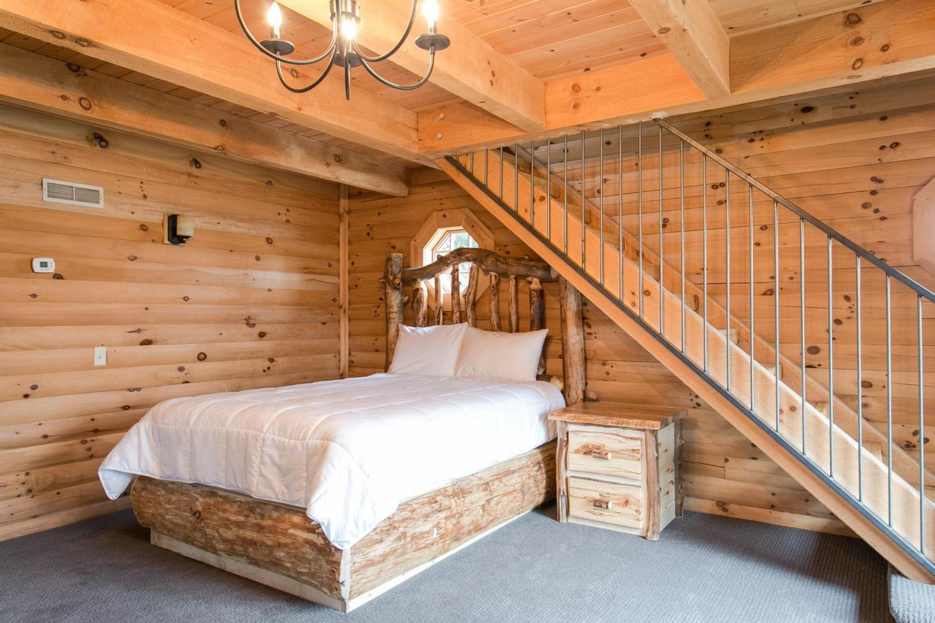 Coblentz Country Lodge by Amish Country Lodging photo 25