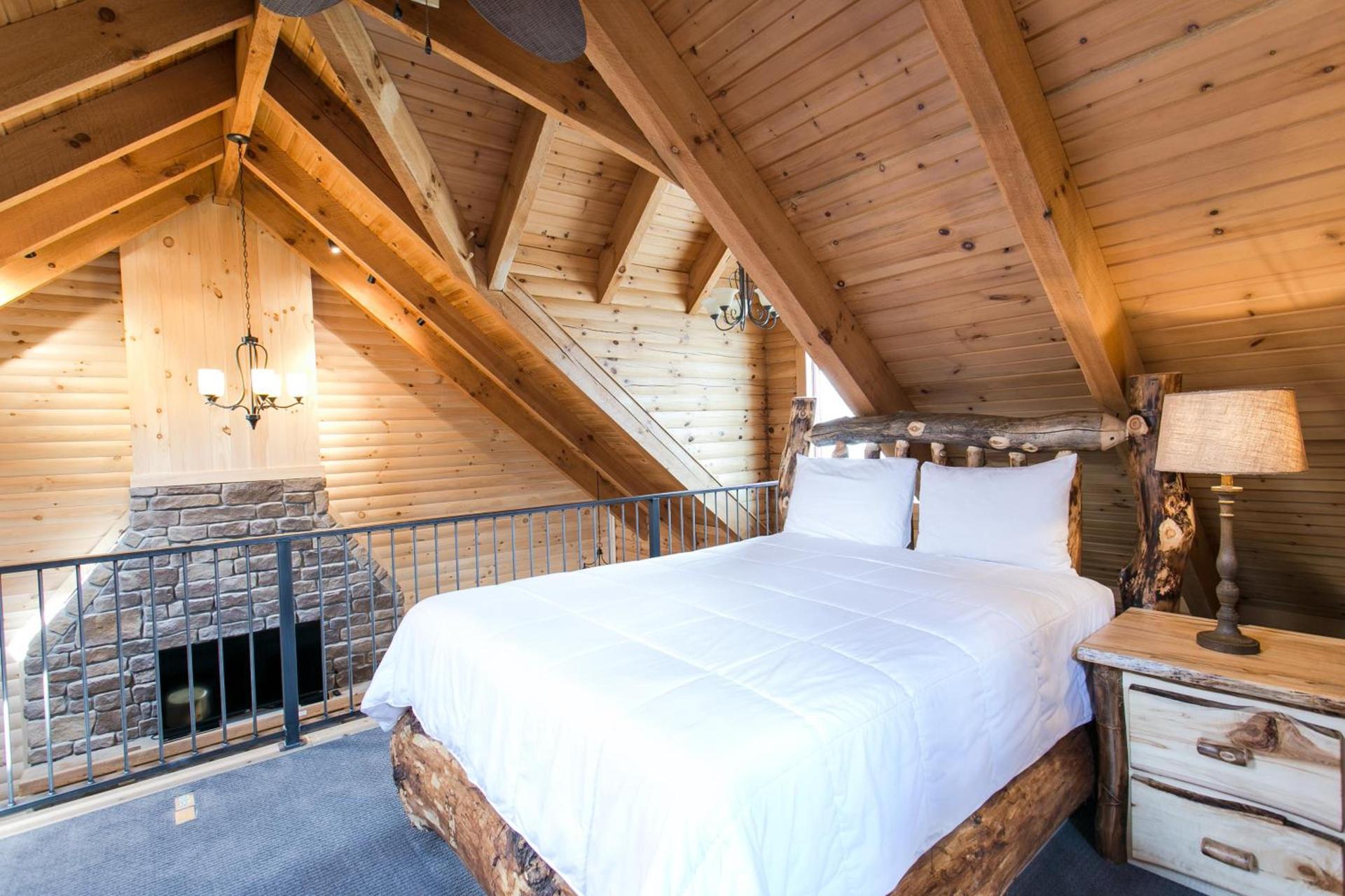 Coblentz Country Lodge by Amish Country Lodging photo 11