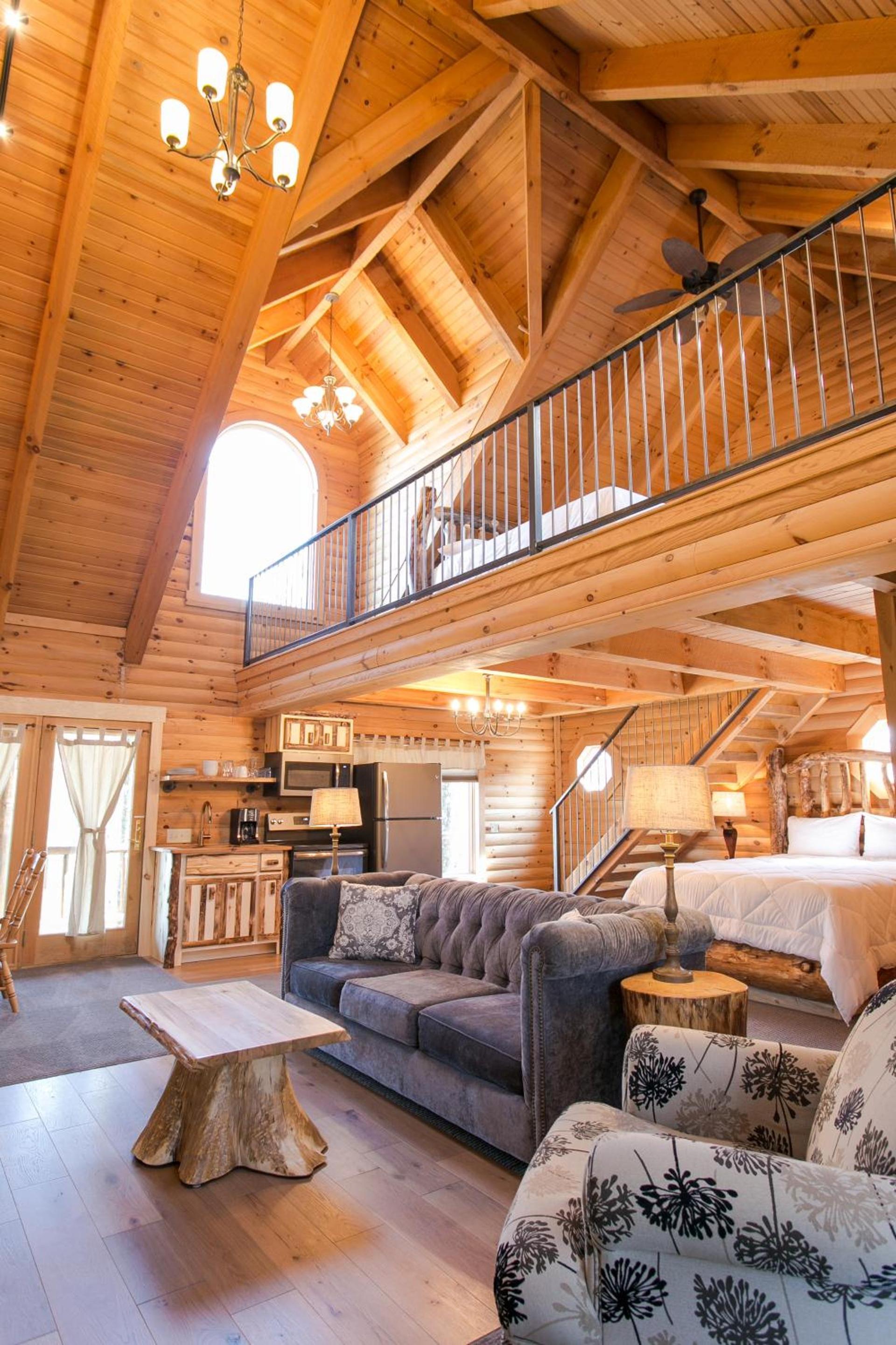Coblentz Country Lodge by Amish Country Lodging photo 13