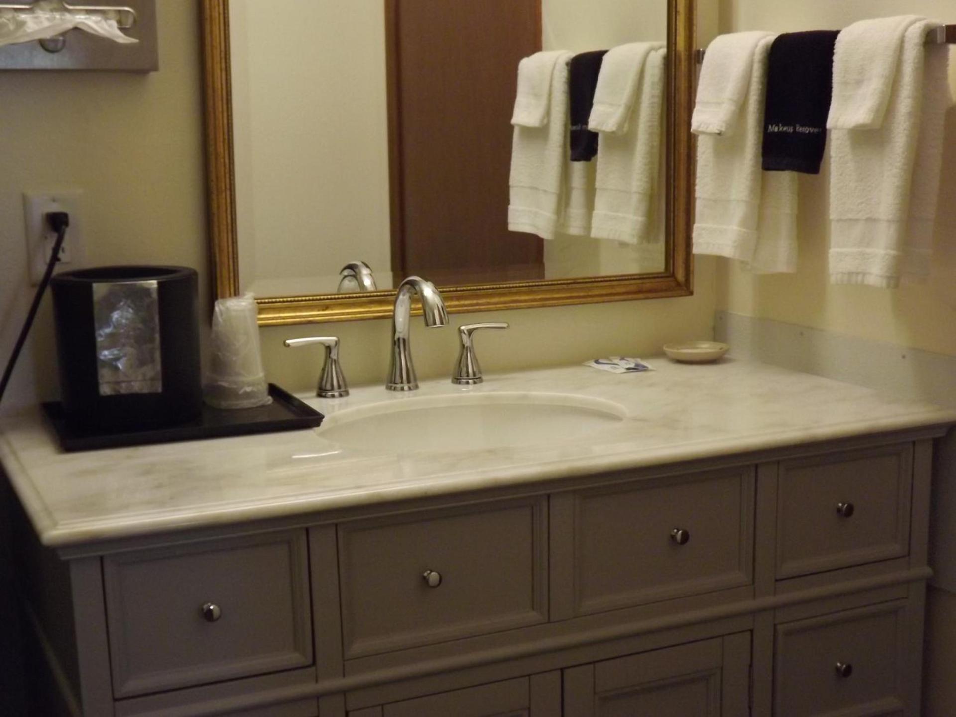 Crest Country Inn photo 29