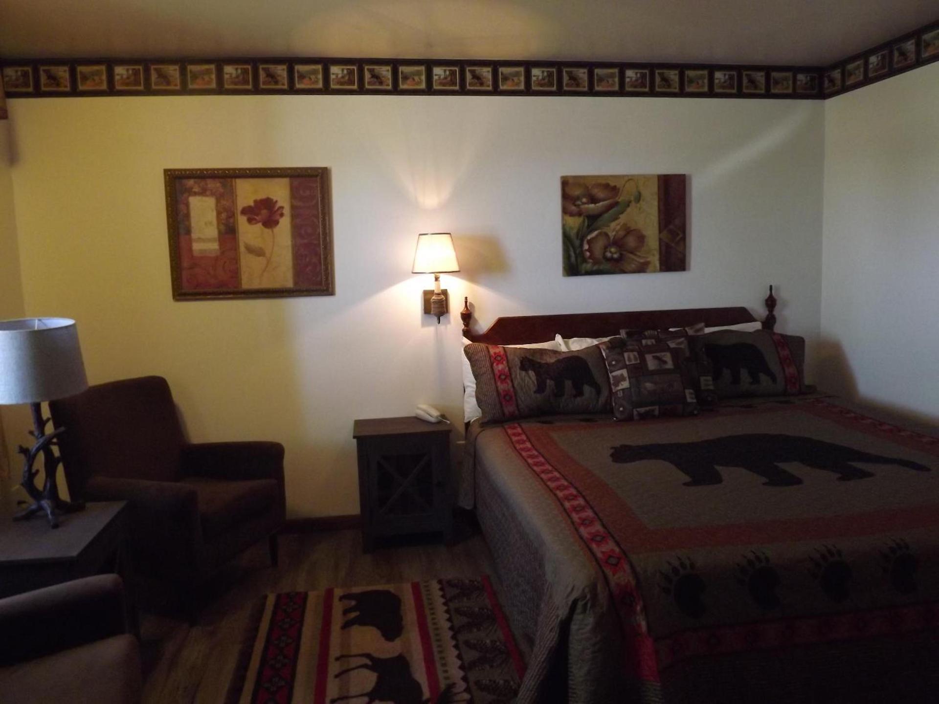 Crest Country Inn photo 42