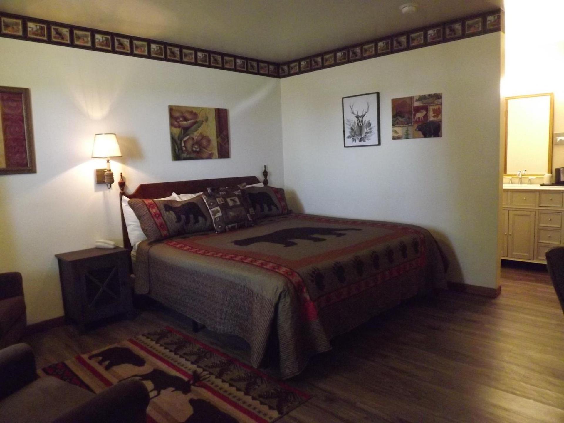 Crest Country Inn photo 39