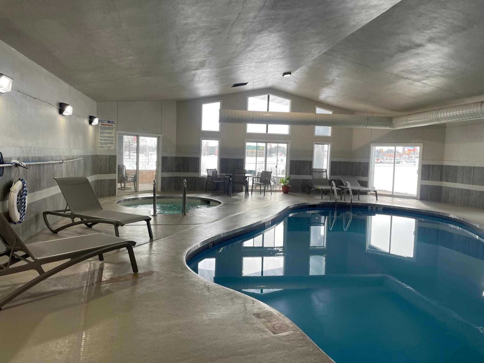 Red Roof Inn & Suites Tomah photo 28