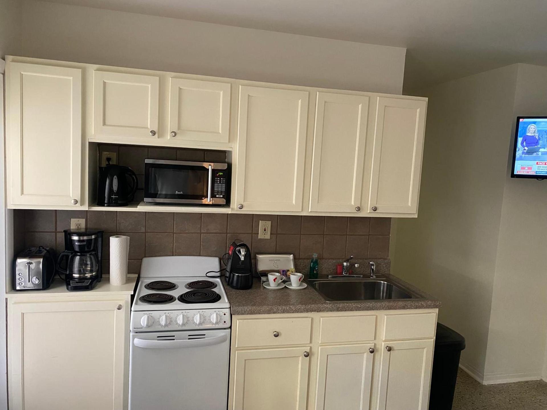 Tiana Beach Inn photo 19