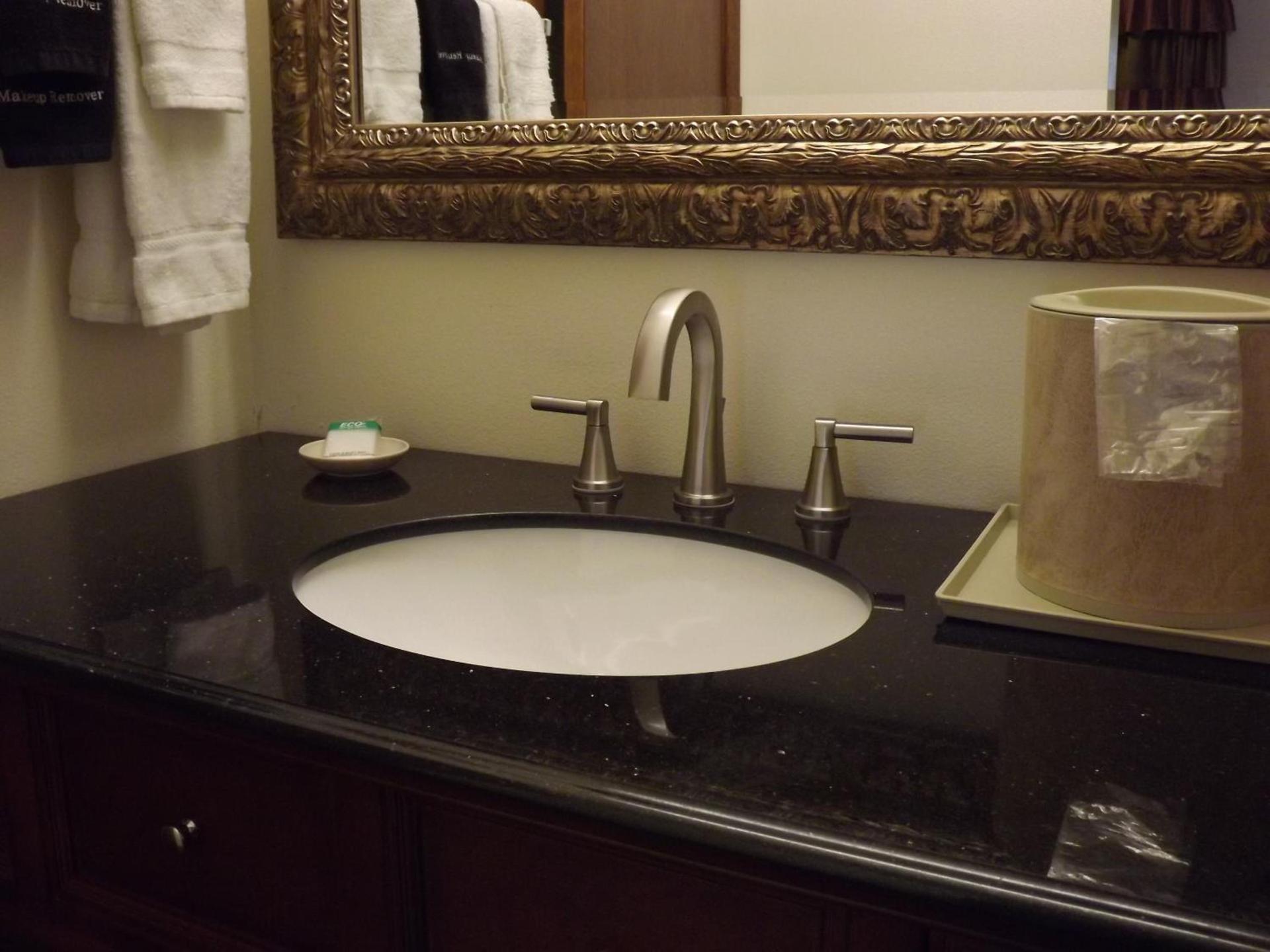 Crest Country Inn photo 43