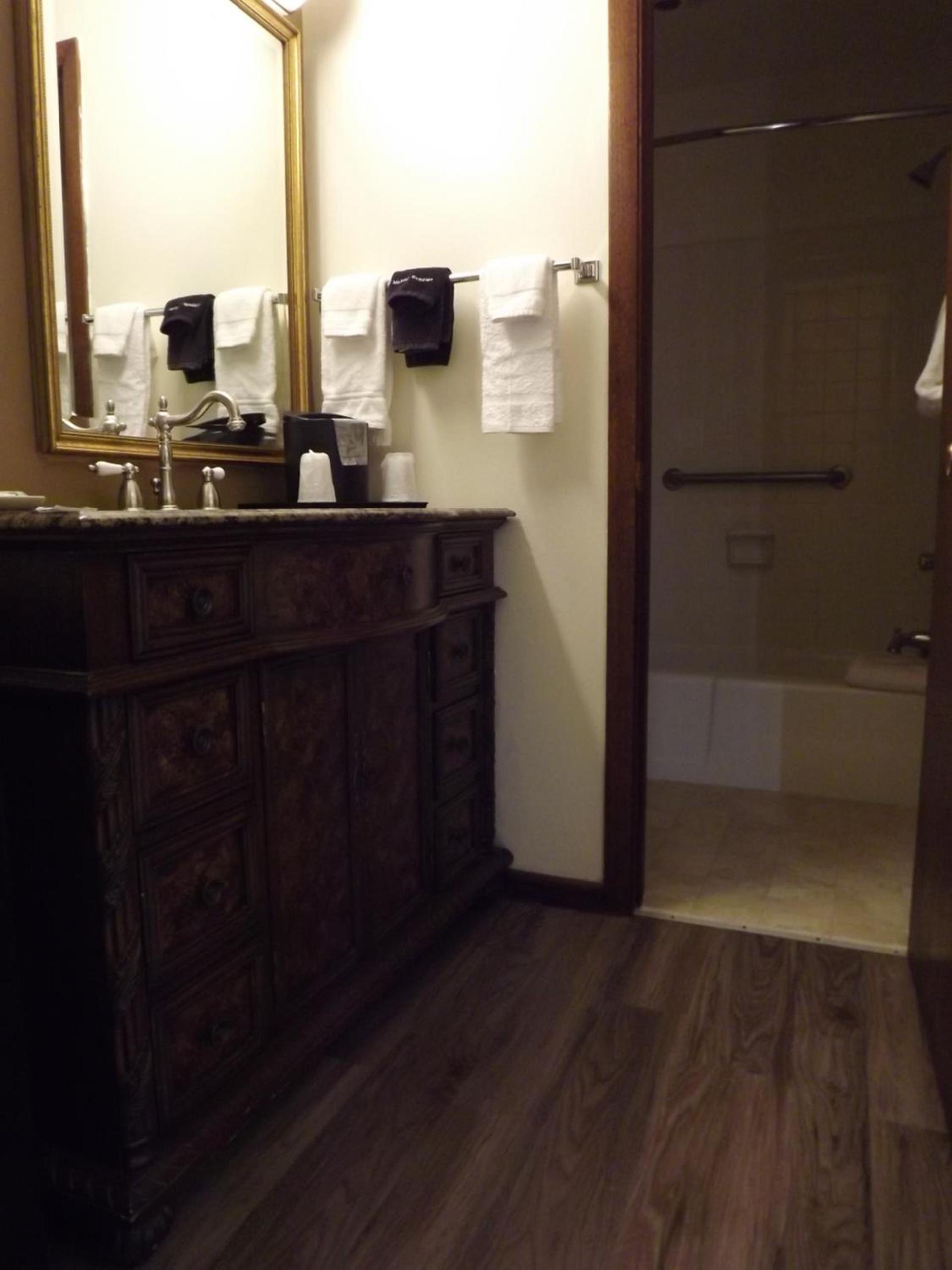 Crest Country Inn photo 54